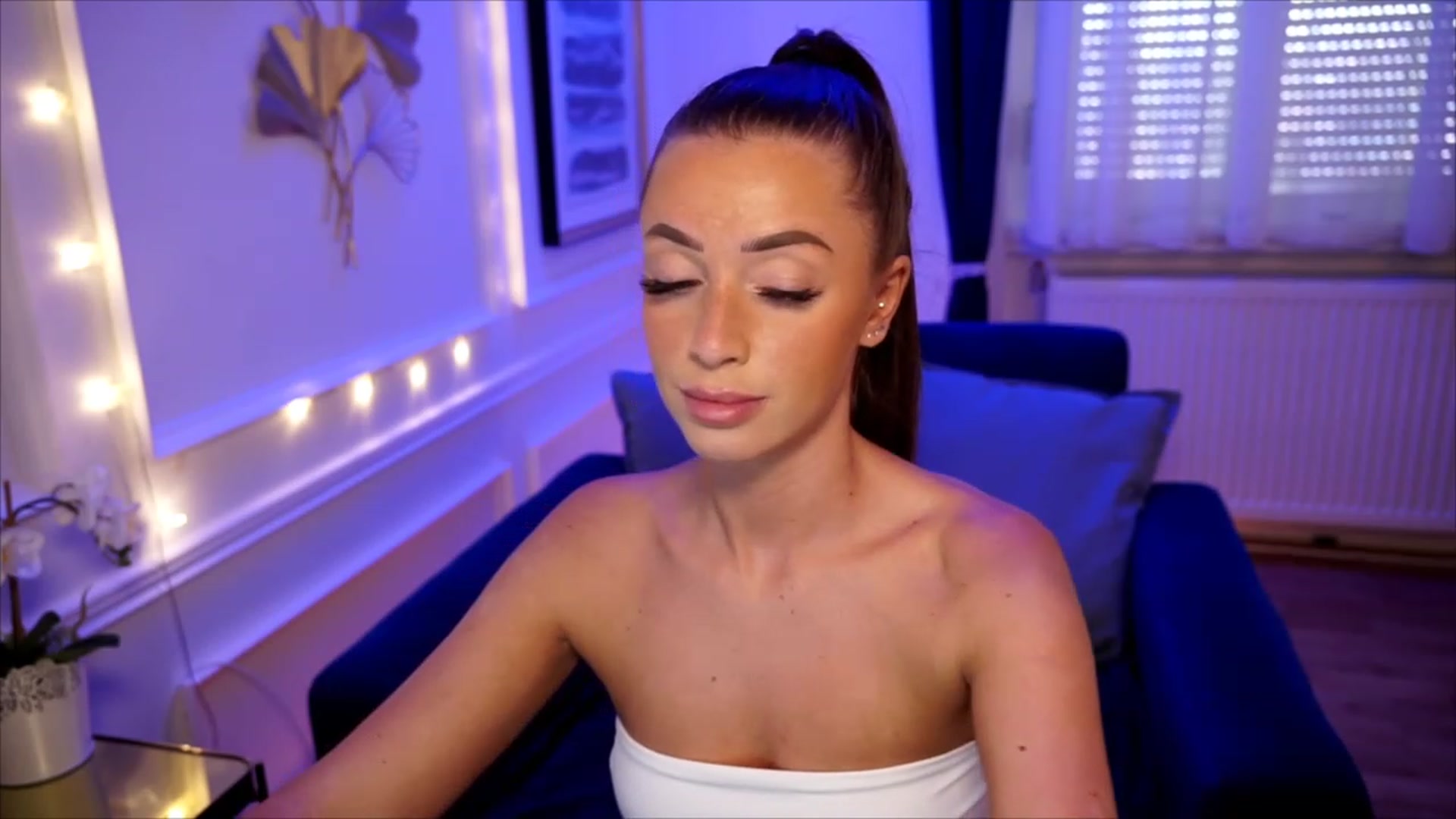 Gallery image thumbnail from emma_ruby's myfreecams stream on, 06/20/2023, 11:50 image 13 of 20