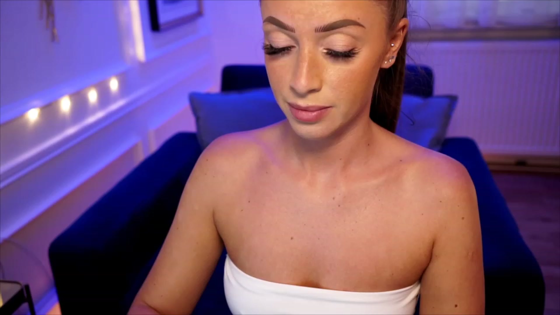 Gallery image thumbnail from emma_ruby's myfreecams stream on, 06/20/2023, 12:18 image 13 of 20