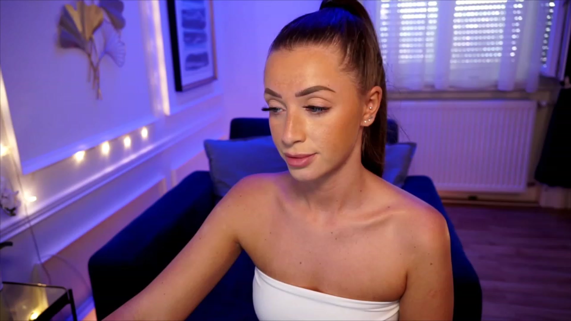 Gallery image thumbnail from emma_ruby's myfreecams stream on, 06/20/2023, 12:38 image 1 of 20