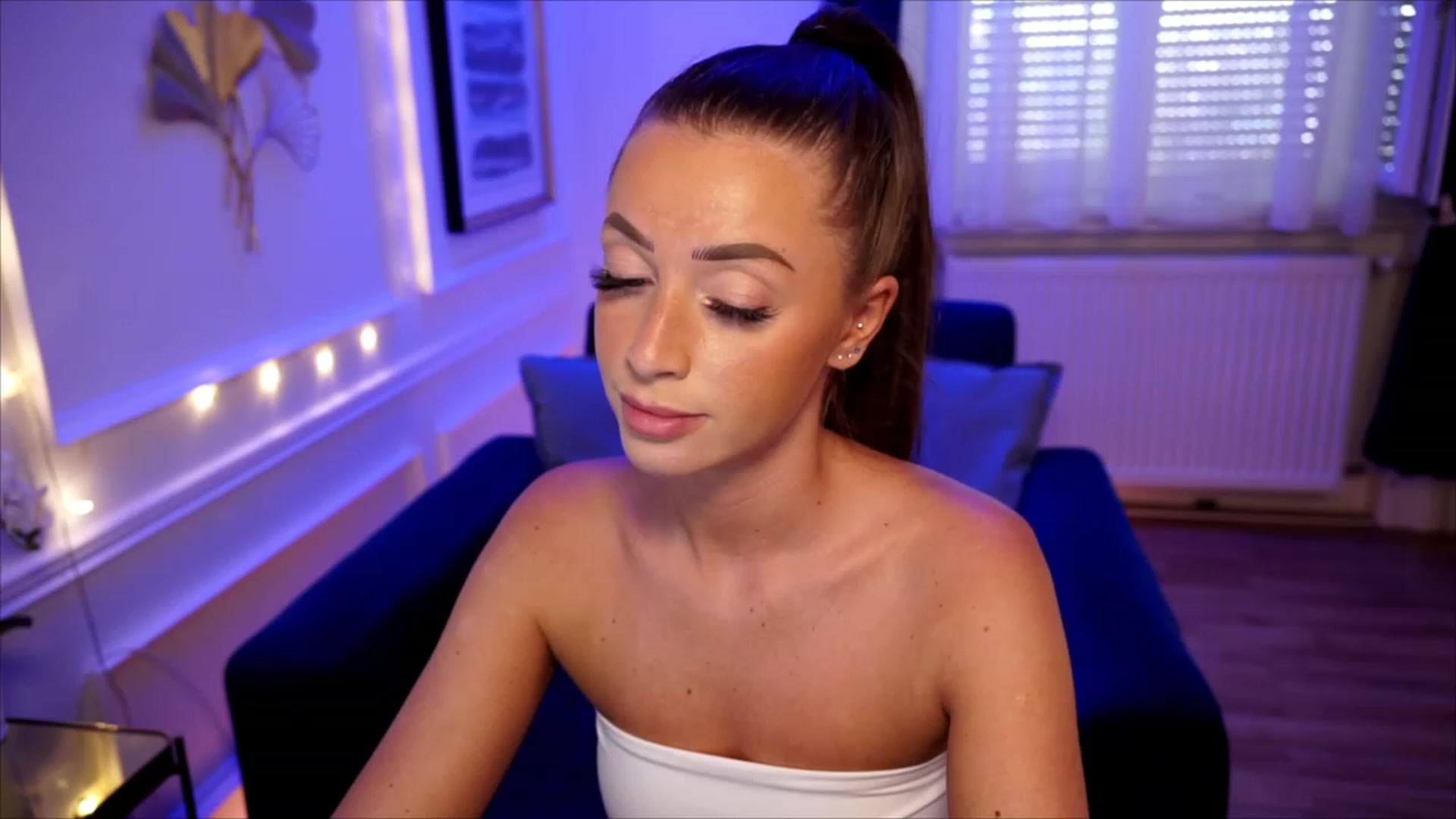 Gallery image thumbnail from emma_ruby's myfreecams stream on, 06/20/2023, 12:38 image 2 of 20
