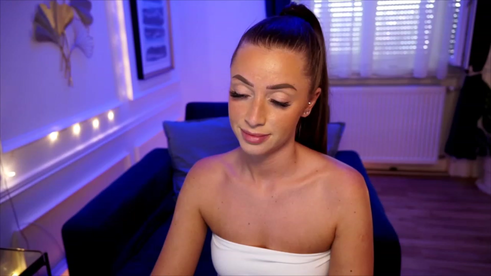 Gallery image thumbnail from emma_ruby's myfreecams stream on, 06/20/2023, 12:38 image 13 of 20