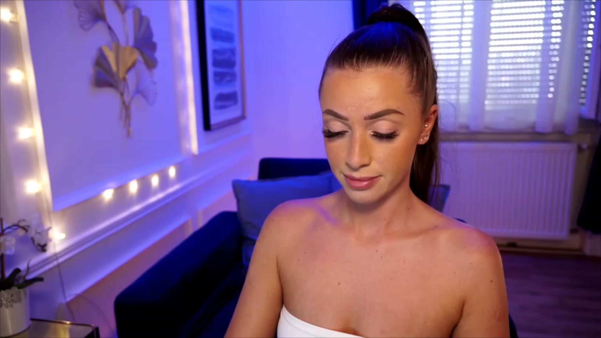 Gallery image thumbnail from emma_ruby's myfreecams stream on, 06/20/2023, 13:12 image 9 of 20