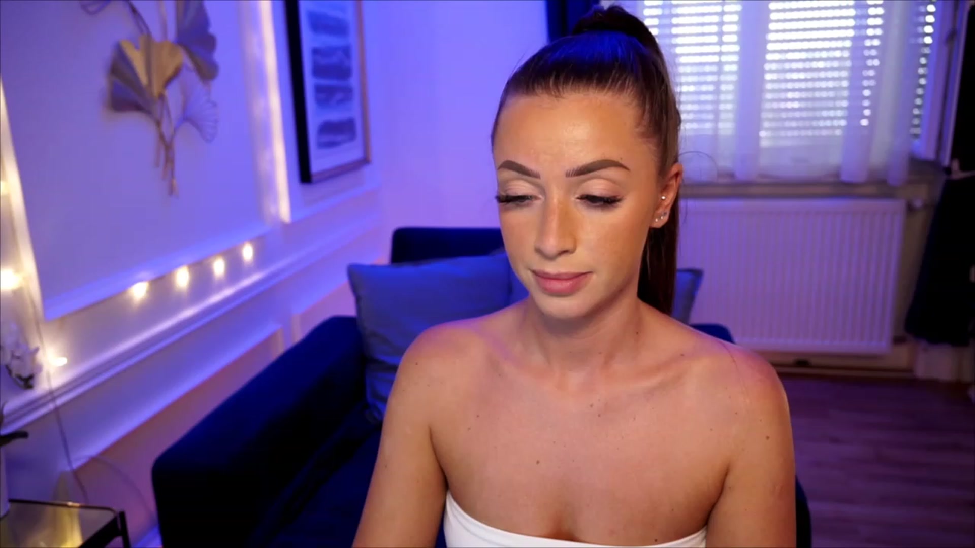 Gallery image thumbnail from emma_ruby's myfreecams stream on, 06/20/2023, 13:12 image 12 of 20