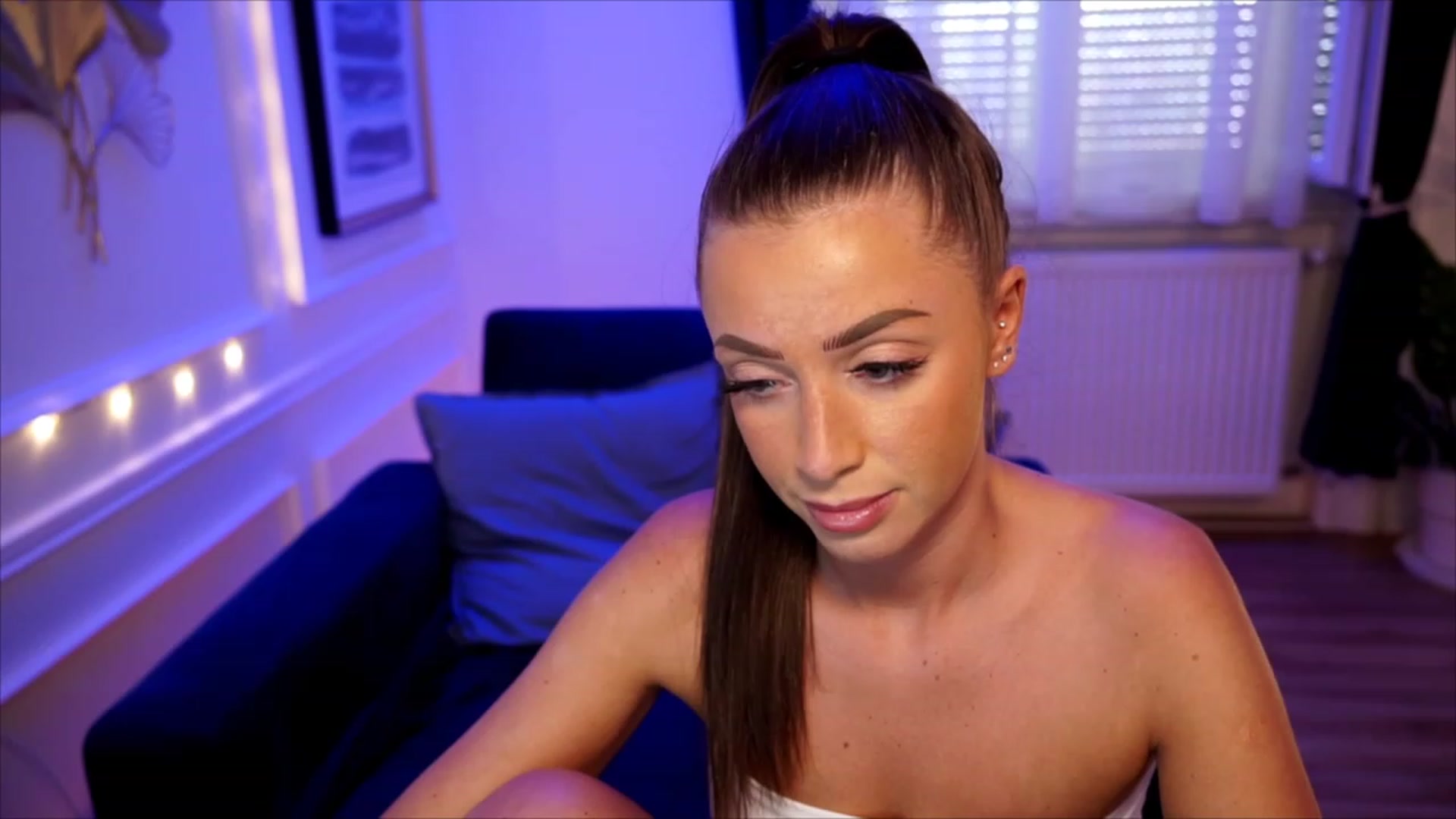 Gallery image thumbnail from emma_ruby's myfreecams stream on, 06/20/2023, 14:28 image 5 of 20