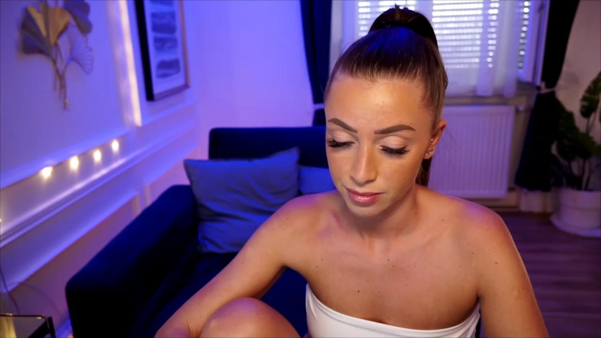 Gallery image thumbnail from emma_ruby's myfreecams stream on, 06/20/2023, 14:28 image 14 of 20