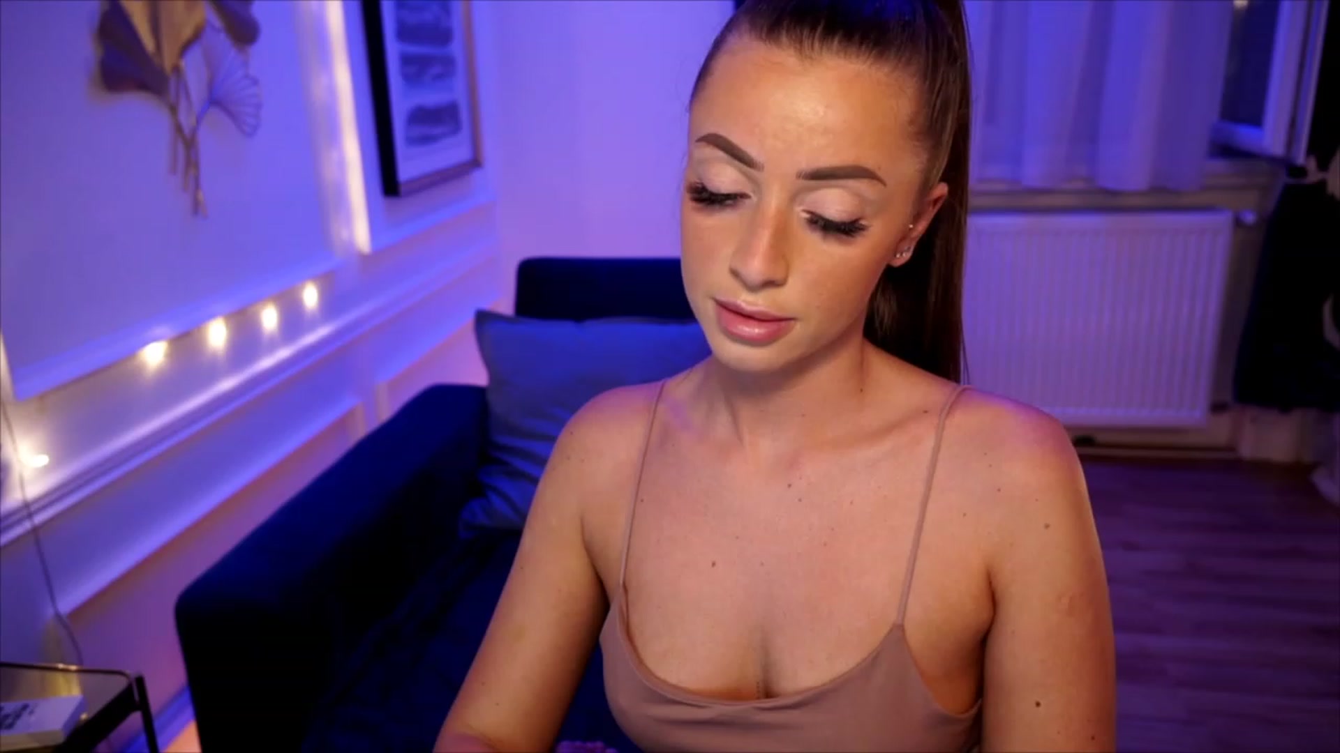 Gallery image thumbnail from emma_ruby's myfreecams stream on, 06/21/2023, 20:55 image 2 of 20