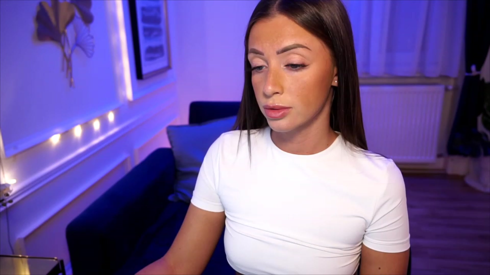 Gallery image thumbnail from emma_ruby's myfreecams stream on, 06/27/2023, 19:16 image 16 of 20