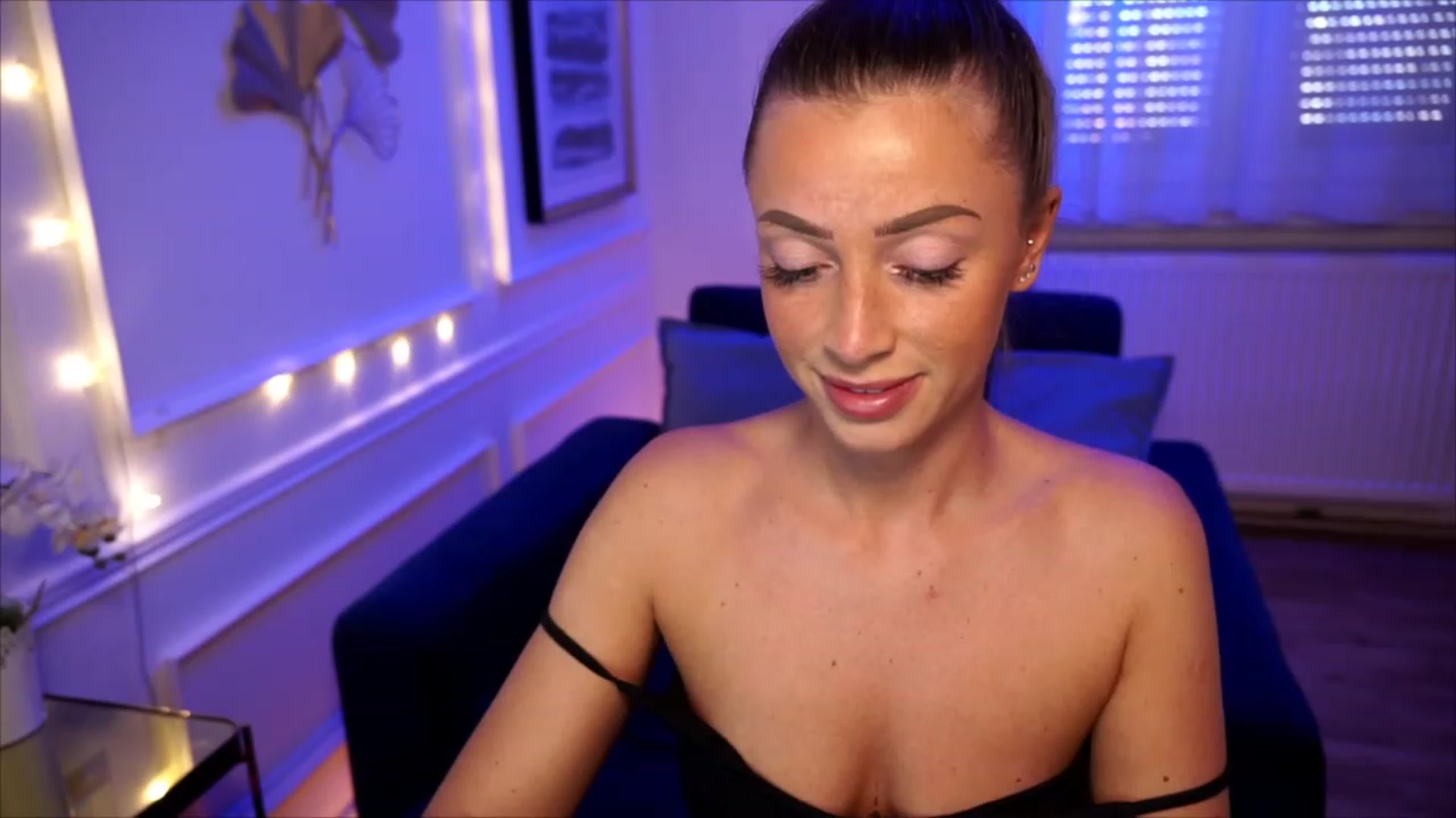 Gallery image thumbnail from emma_ruby's myfreecams stream on, 06/29/2023, 09:22 image 18 of 20