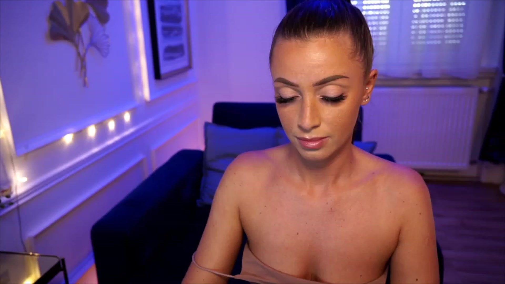 Gallery image thumbnail from emma_ruby's myfreecams stream on, 06/30/2023, 15:52 image 18 of 20
