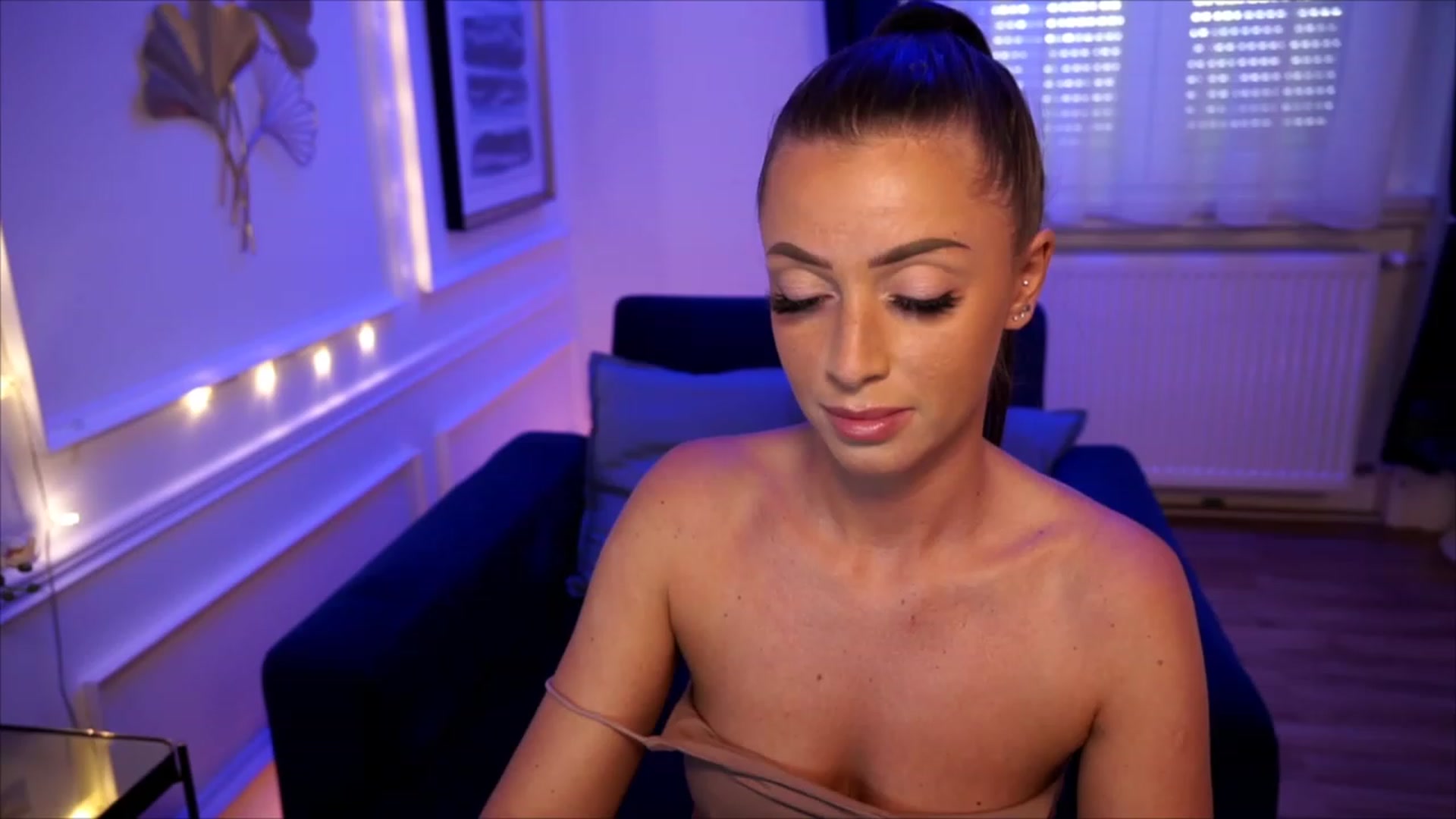 Gallery image thumbnail from emma_ruby's myfreecams stream on, 06/30/2023, 15:52 image 14 of 20