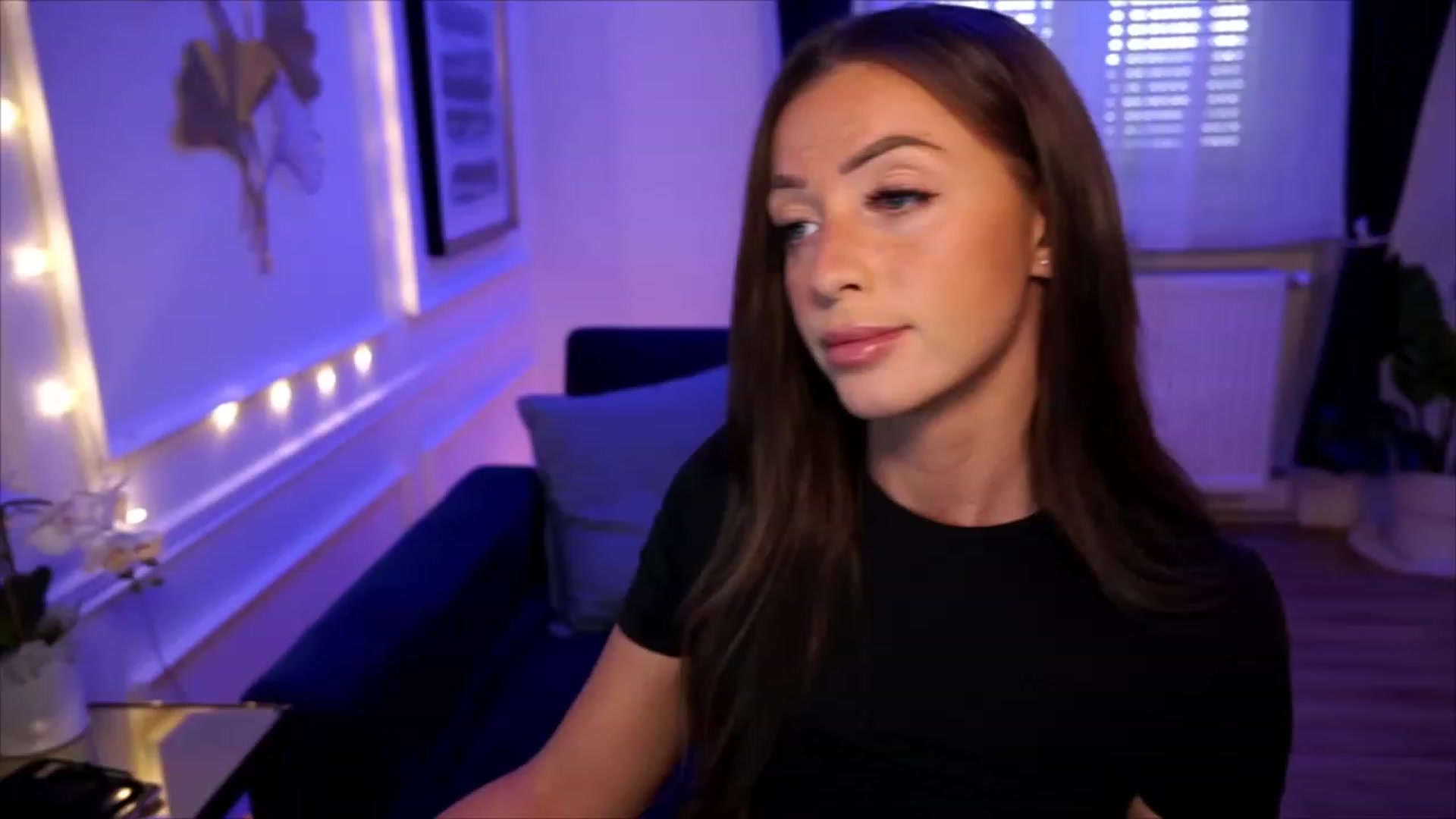 Gallery image thumbnail from emma_ruby's myfreecams stream on, 07/03/2023, 15:52 image 1 of 20