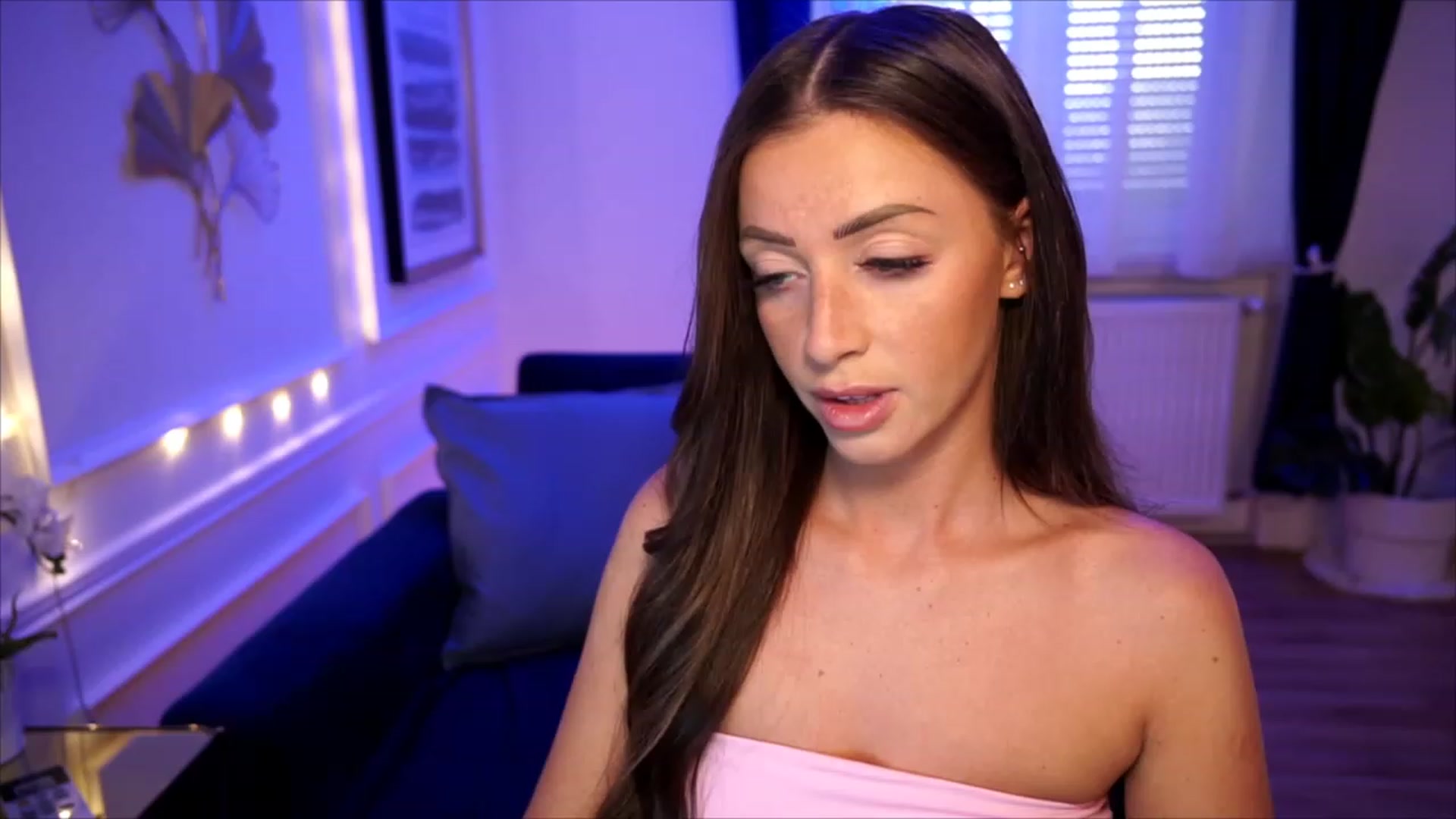 Gallery image thumbnail from emma_ruby's myfreecams stream on, 07/05/2023, 16:28 image 5 of 20