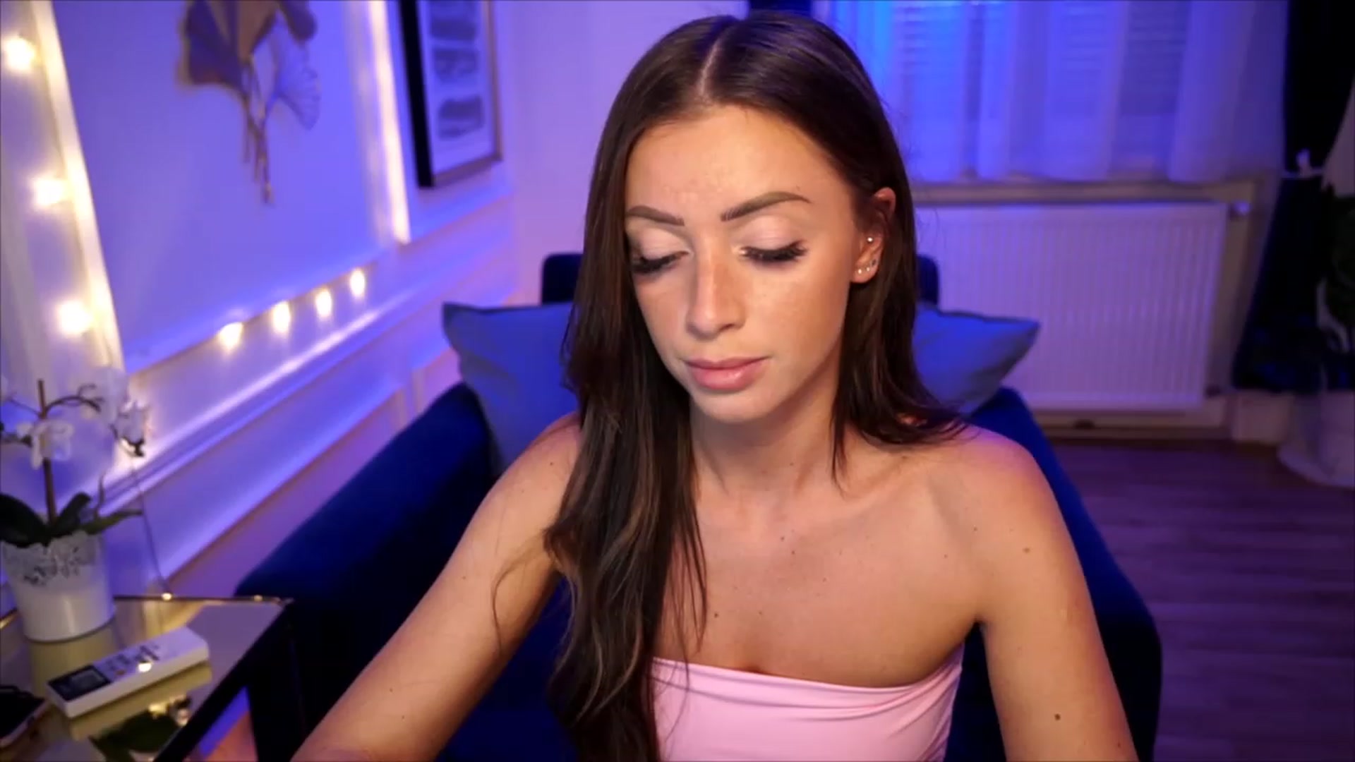Gallery image thumbnail from emma_ruby's myfreecams stream on, 07/05/2023, 18:12 image 17 of 20