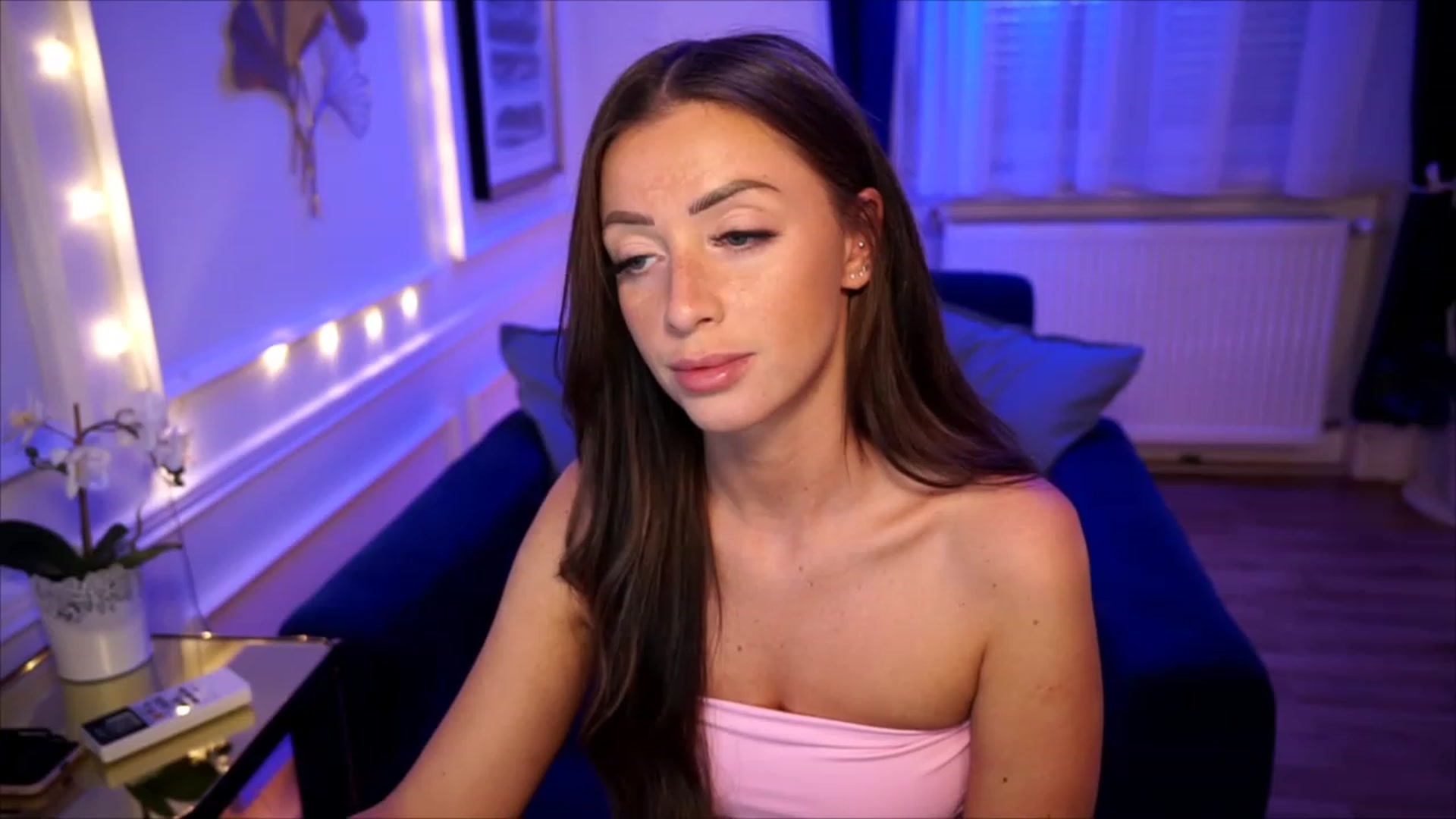 Gallery image thumbnail from emma_ruby's myfreecams stream on, 07/05/2023, 18:12 image 20 of 20