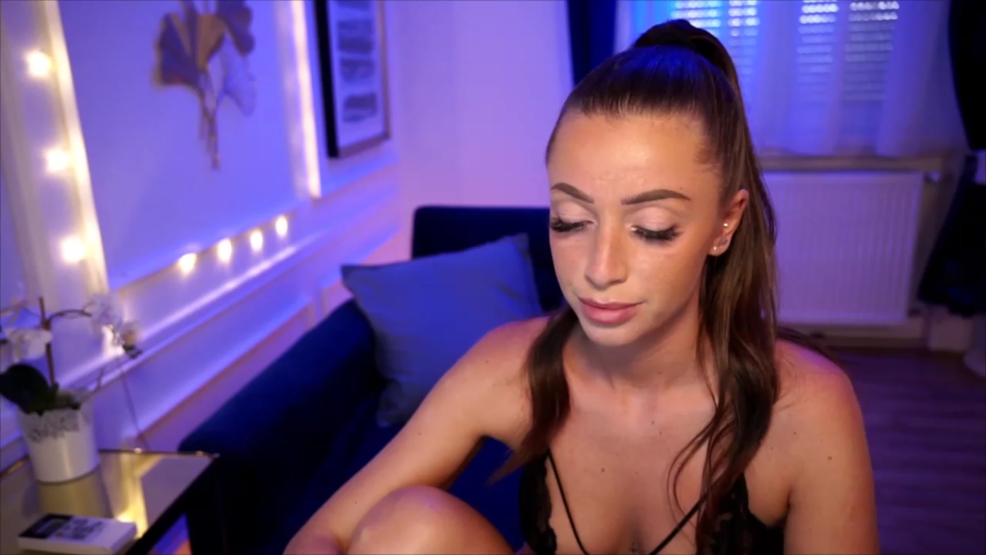 Gallery image thumbnail from emma_ruby's myfreecams stream on, 07/07/2023, 17:33 image 20 of 20