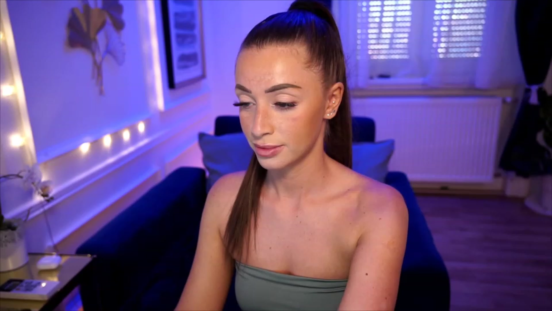 Gallery image thumbnail from emma_ruby's myfreecams stream on, 07/08/2023, 09:25 image 8 of 20