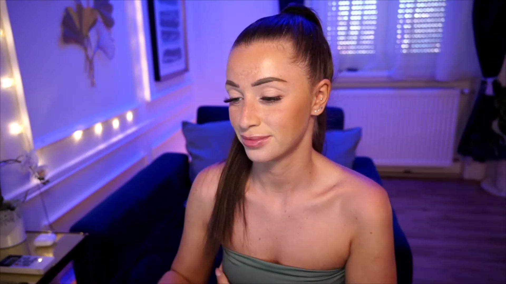 Gallery image thumbnail from emma_ruby's myfreecams stream on, 07/08/2023, 09:25 image 5 of 20