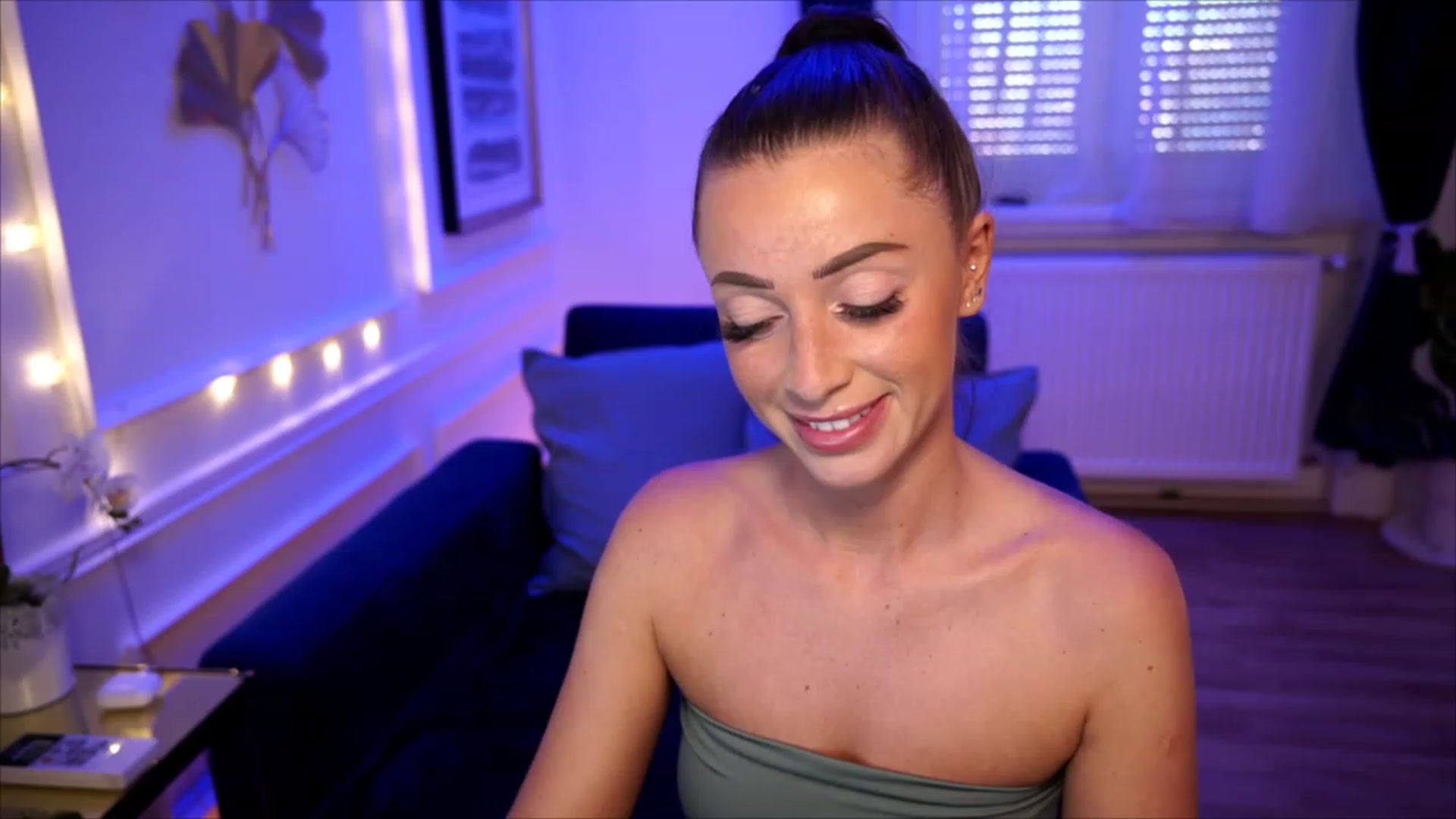 Gallery image thumbnail from emma_ruby's myfreecams stream on, 07/08/2023, 09:25 image 3 of 20