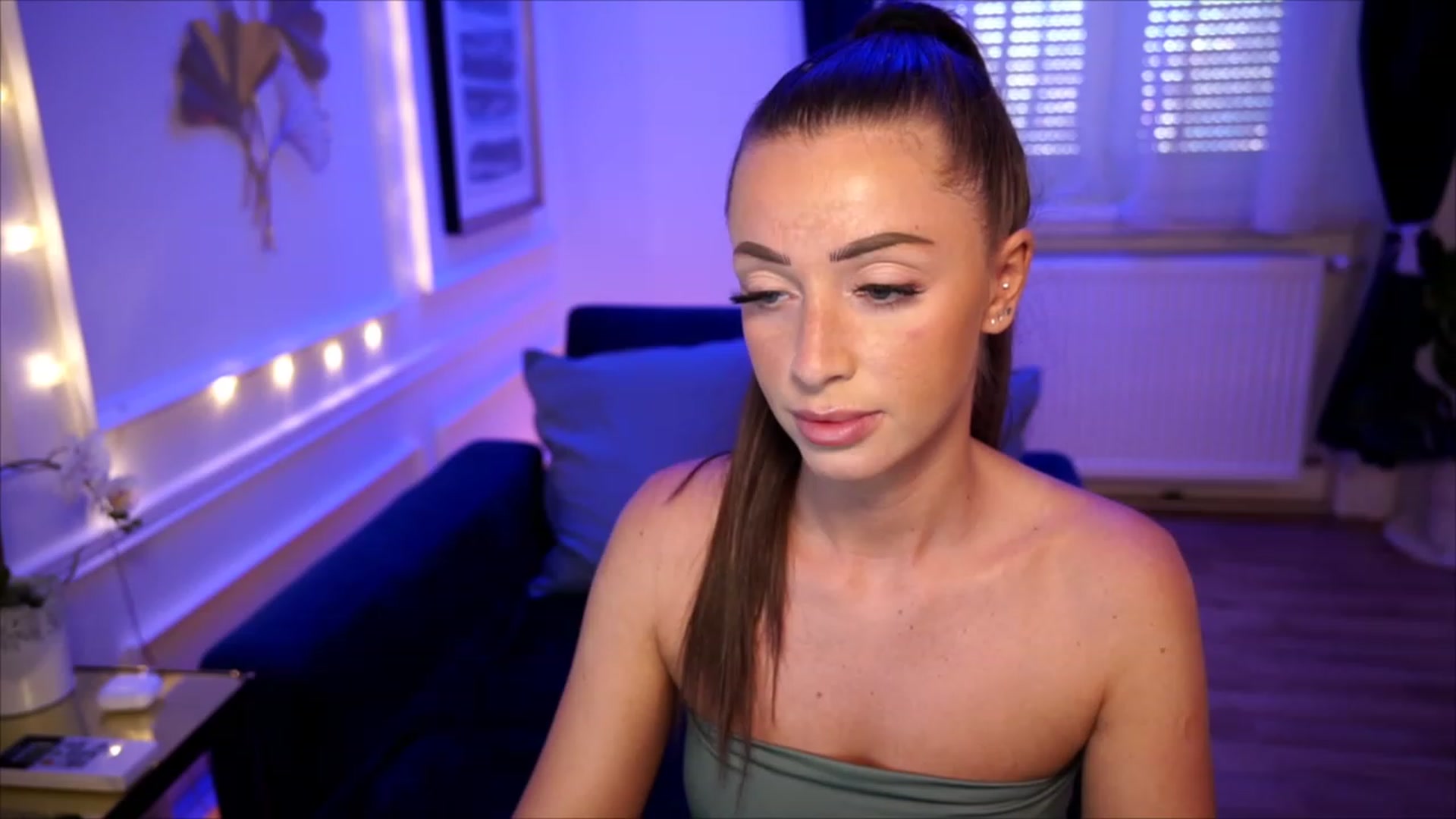 Gallery image thumbnail from emma_ruby's myfreecams stream on, 07/08/2023, 09:25 image 7 of 20
