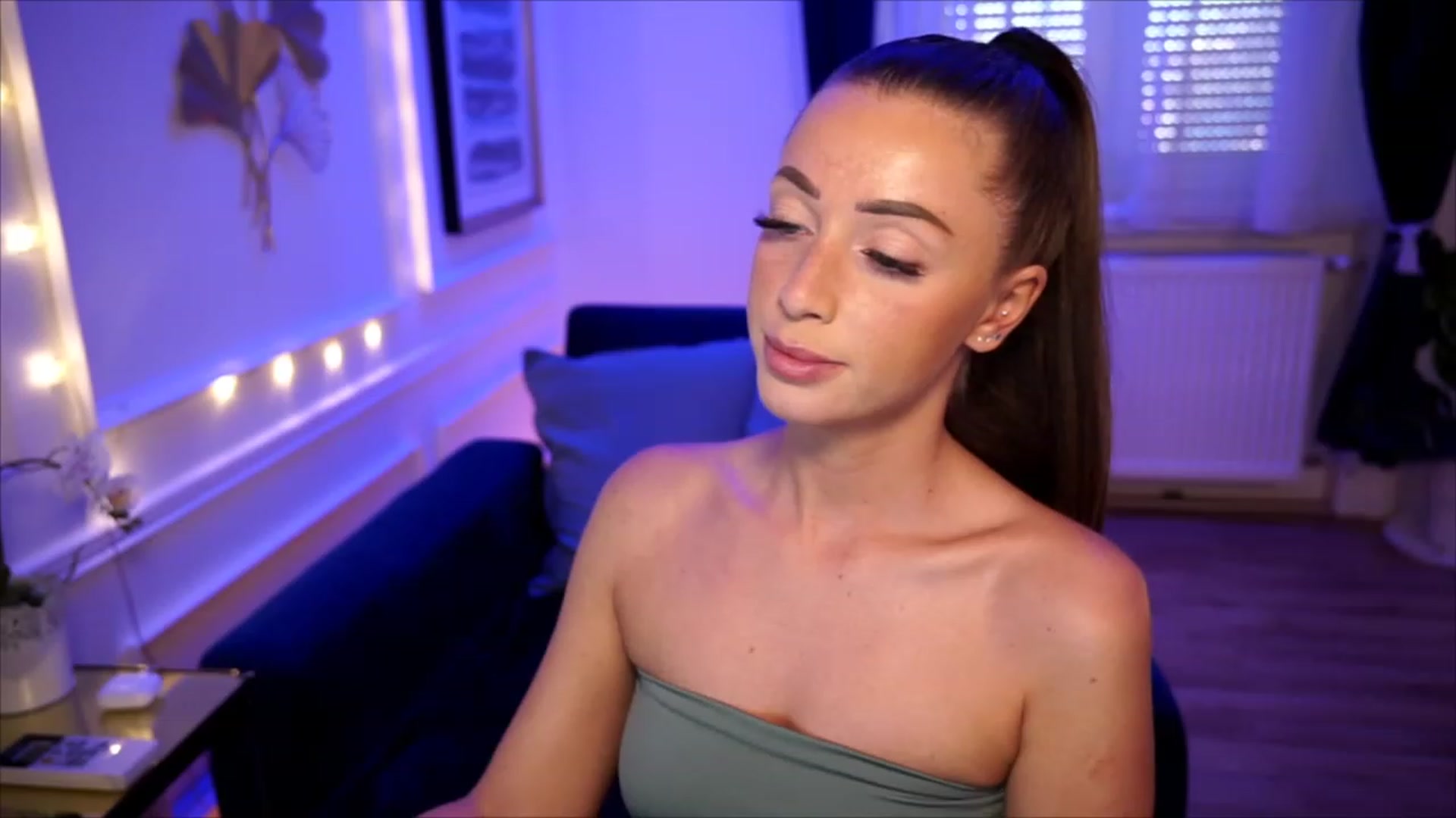 Gallery image thumbnail from emma_ruby's myfreecams stream on, 07/08/2023, 09:25 image 15 of 20