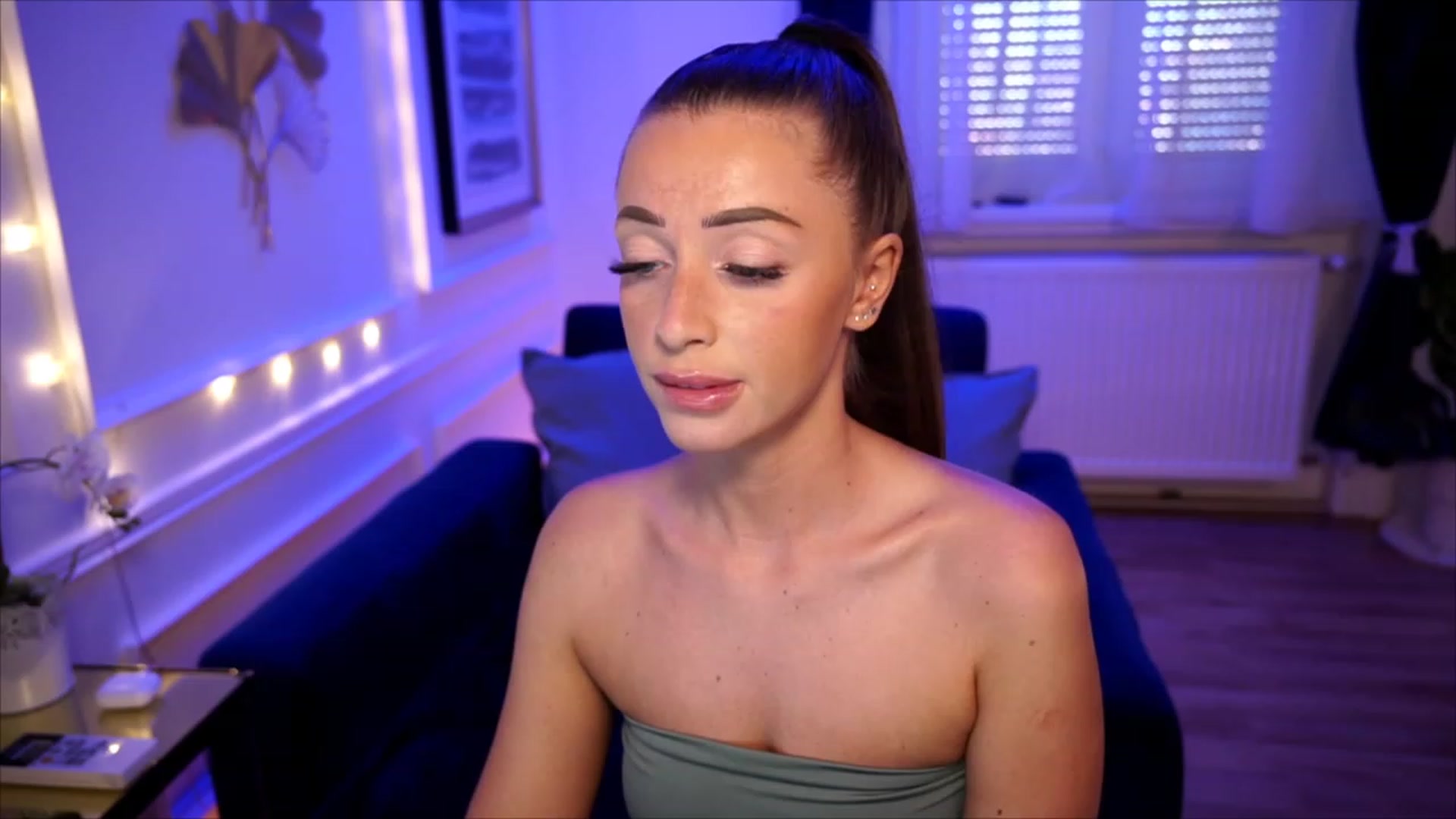 Gallery image thumbnail from emma_ruby's myfreecams stream on, 07/08/2023, 09:25 image 1 of 20