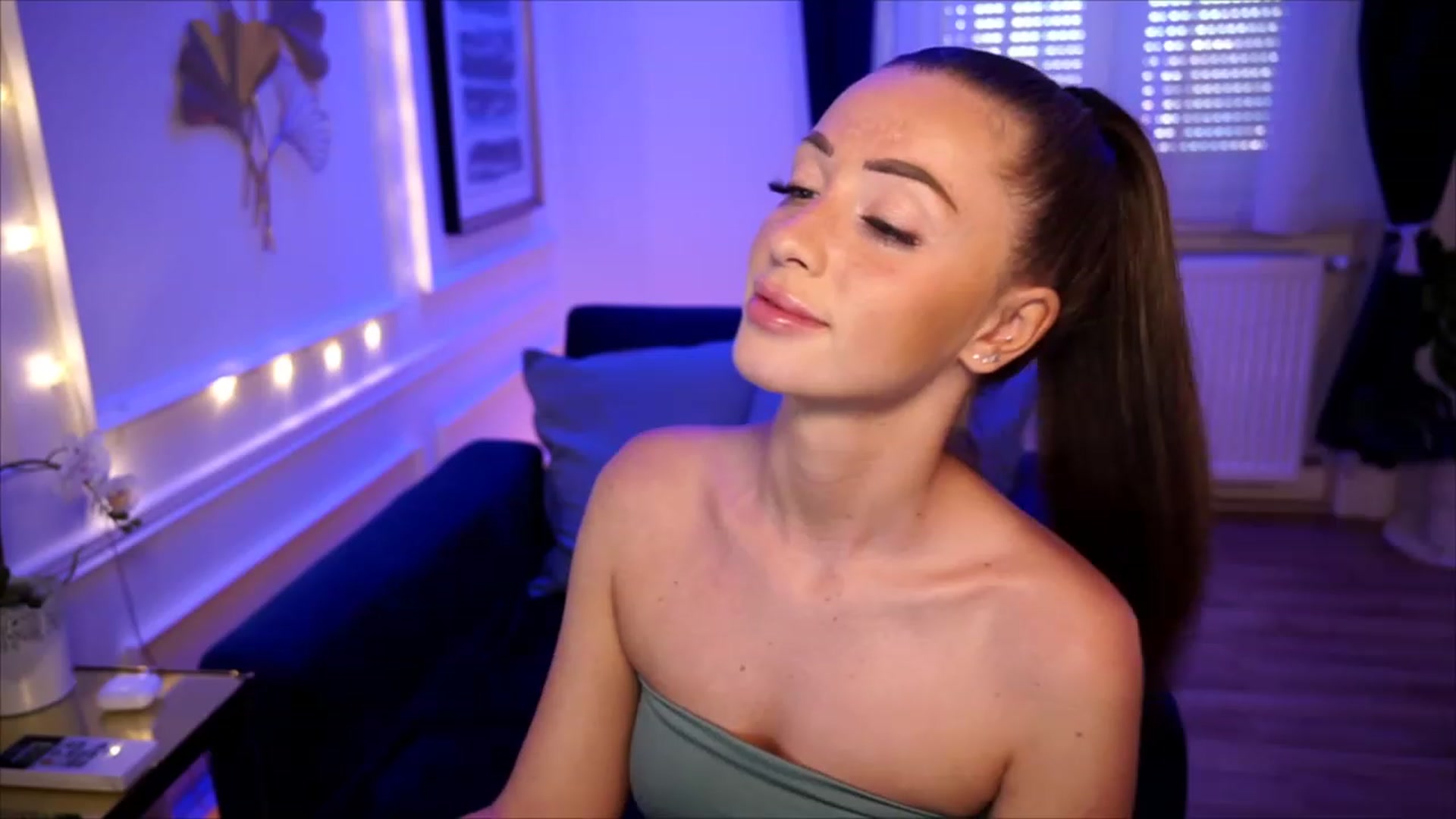 Gallery image thumbnail from emma_ruby's myfreecams stream on, 07/08/2023, 09:25 image 11 of 20