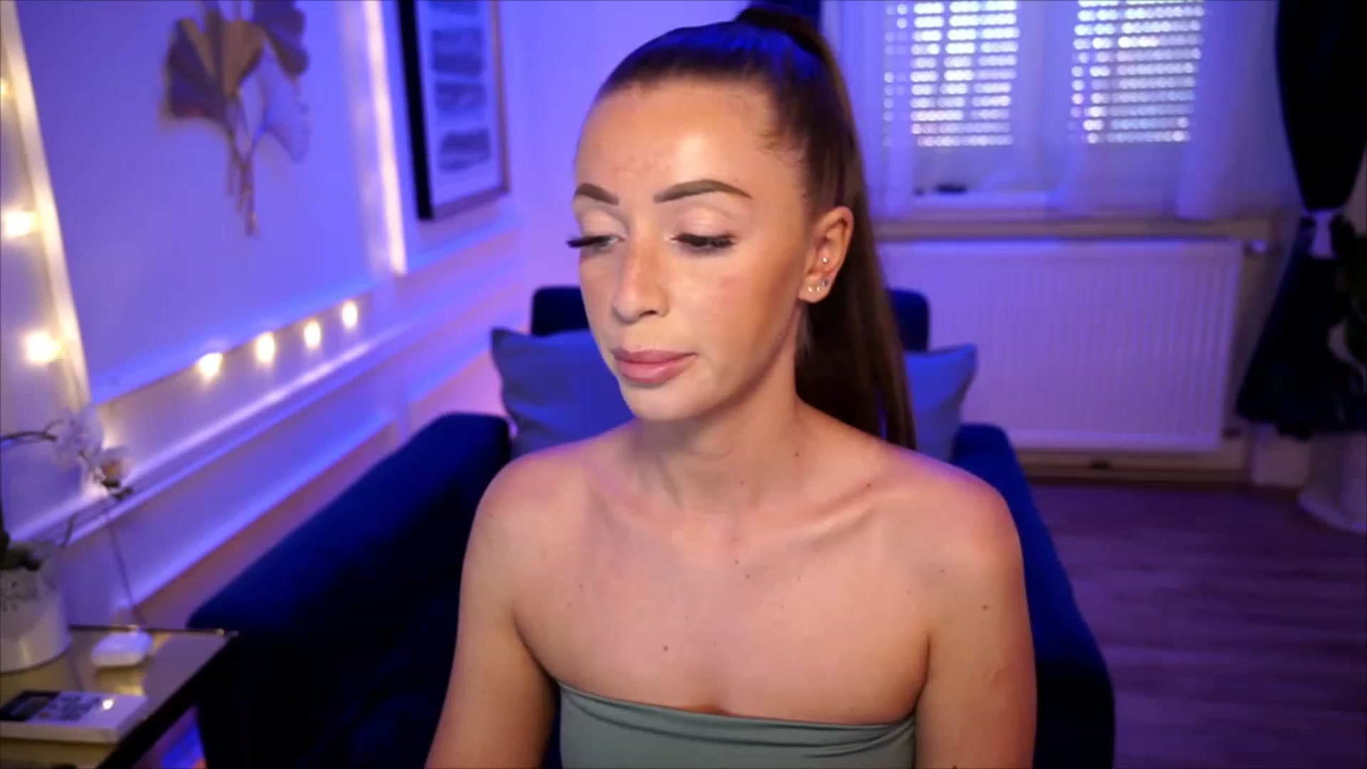 Gallery image thumbnail from emma_ruby's myfreecams stream on, 07/08/2023, 09:25 image 17 of 20