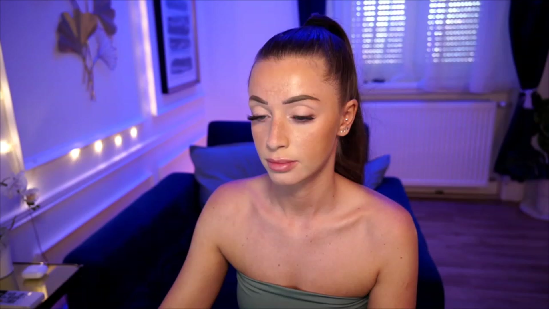 Gallery image thumbnail from emma_ruby's myfreecams stream on, 07/08/2023, 11:03 image 13 of 20