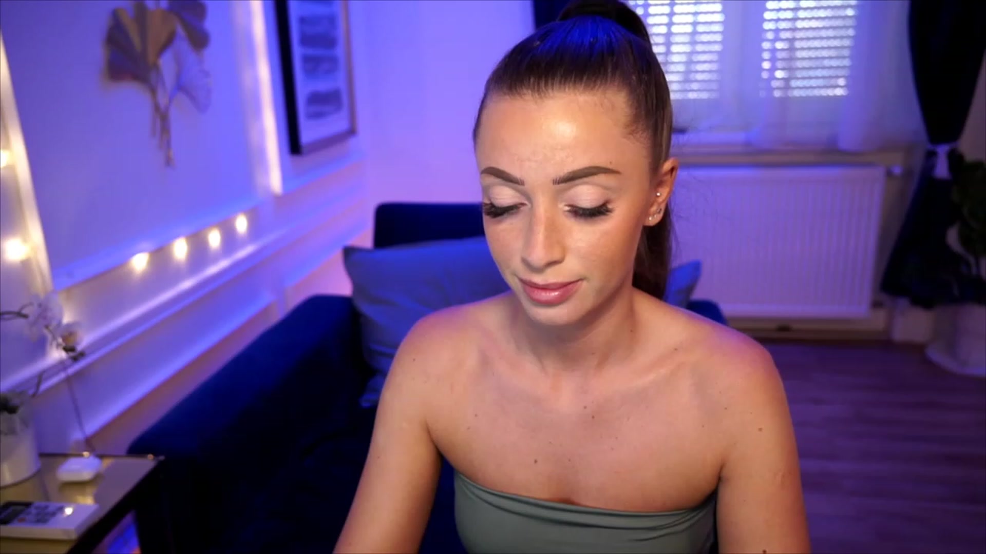 Gallery image thumbnail from emma_ruby's myfreecams stream on, 07/08/2023, 11:03 image 17 of 20