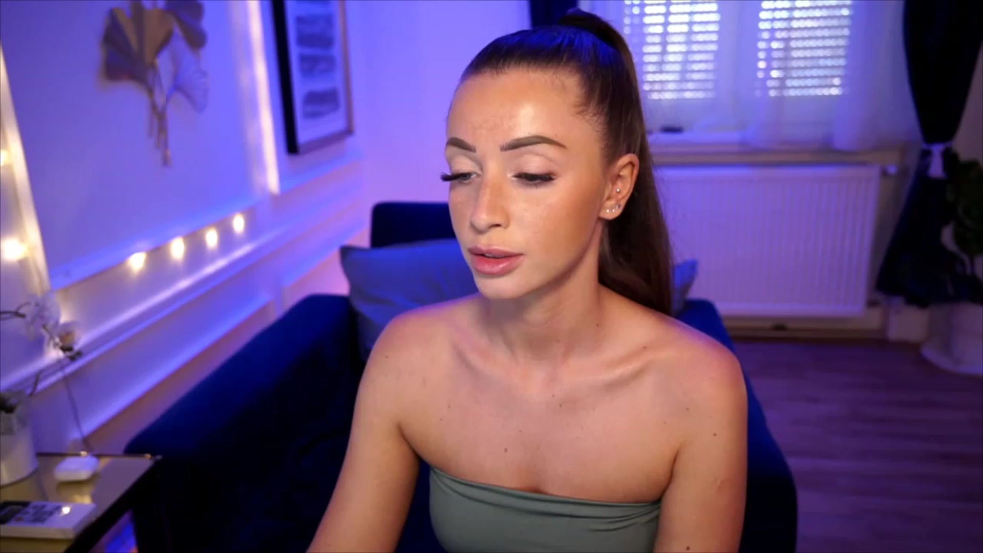 Gallery image thumbnail from emma_ruby's myfreecams stream on, 07/08/2023, 11:03 image 19 of 20