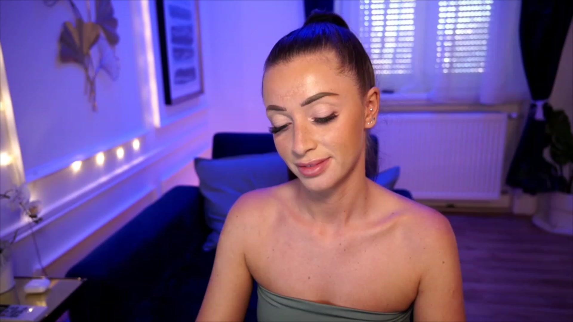 Gallery image thumbnail from emma_ruby's myfreecams stream on, 07/08/2023, 11:03 image 11 of 20
