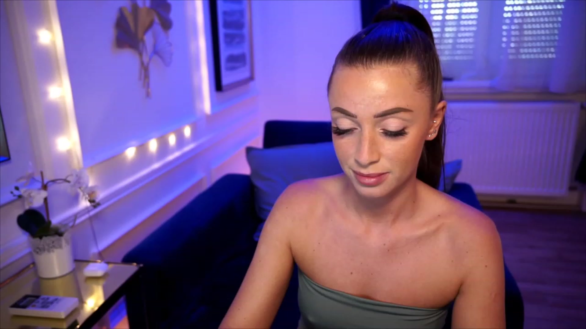 Gallery image thumbnail from emma_ruby's myfreecams stream on, 07/08/2023, 11:38 image 3 of 20