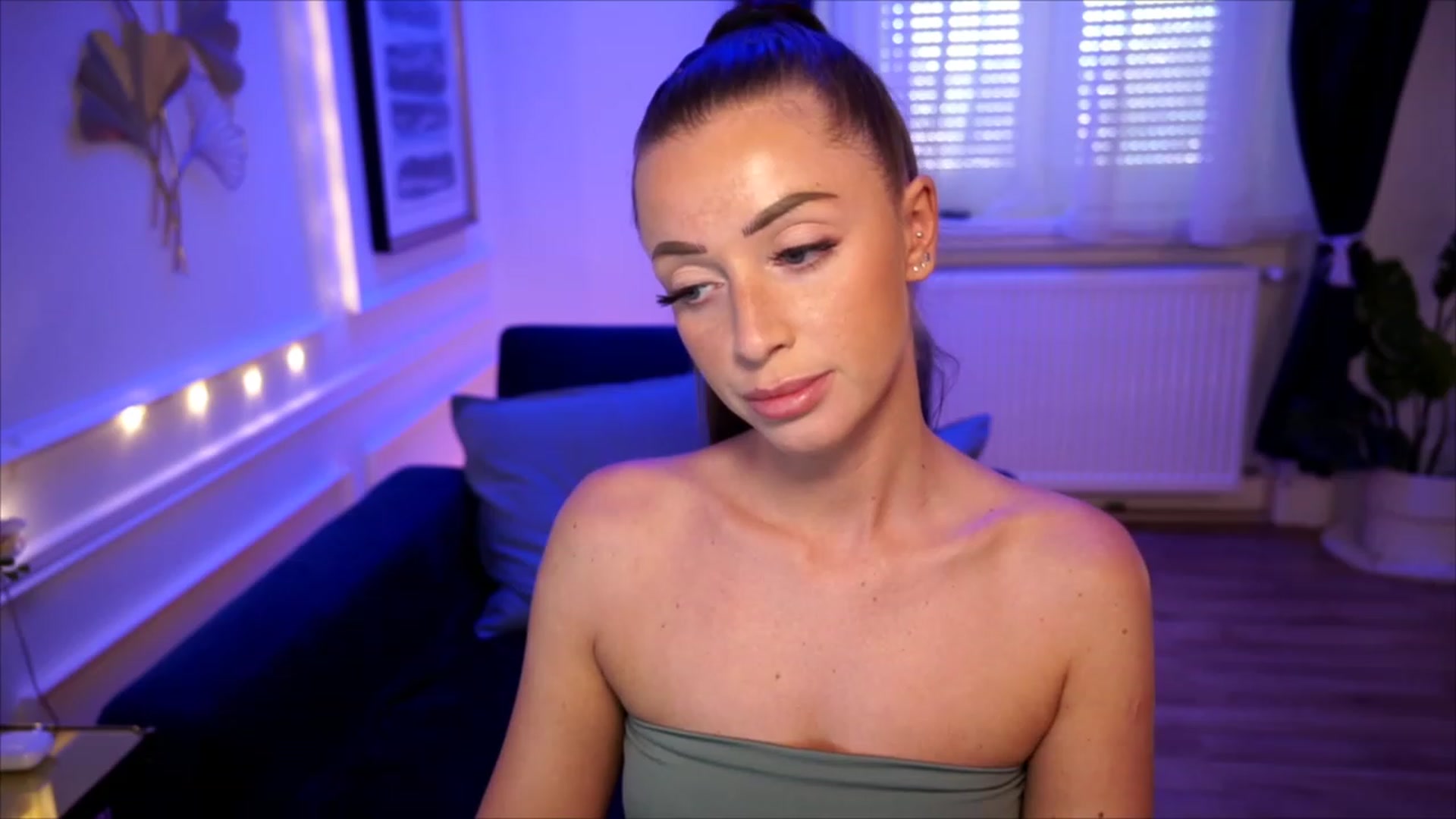 Gallery image thumbnail from emma_ruby's myfreecams stream on, 07/08/2023, 11:38 image 13 of 20