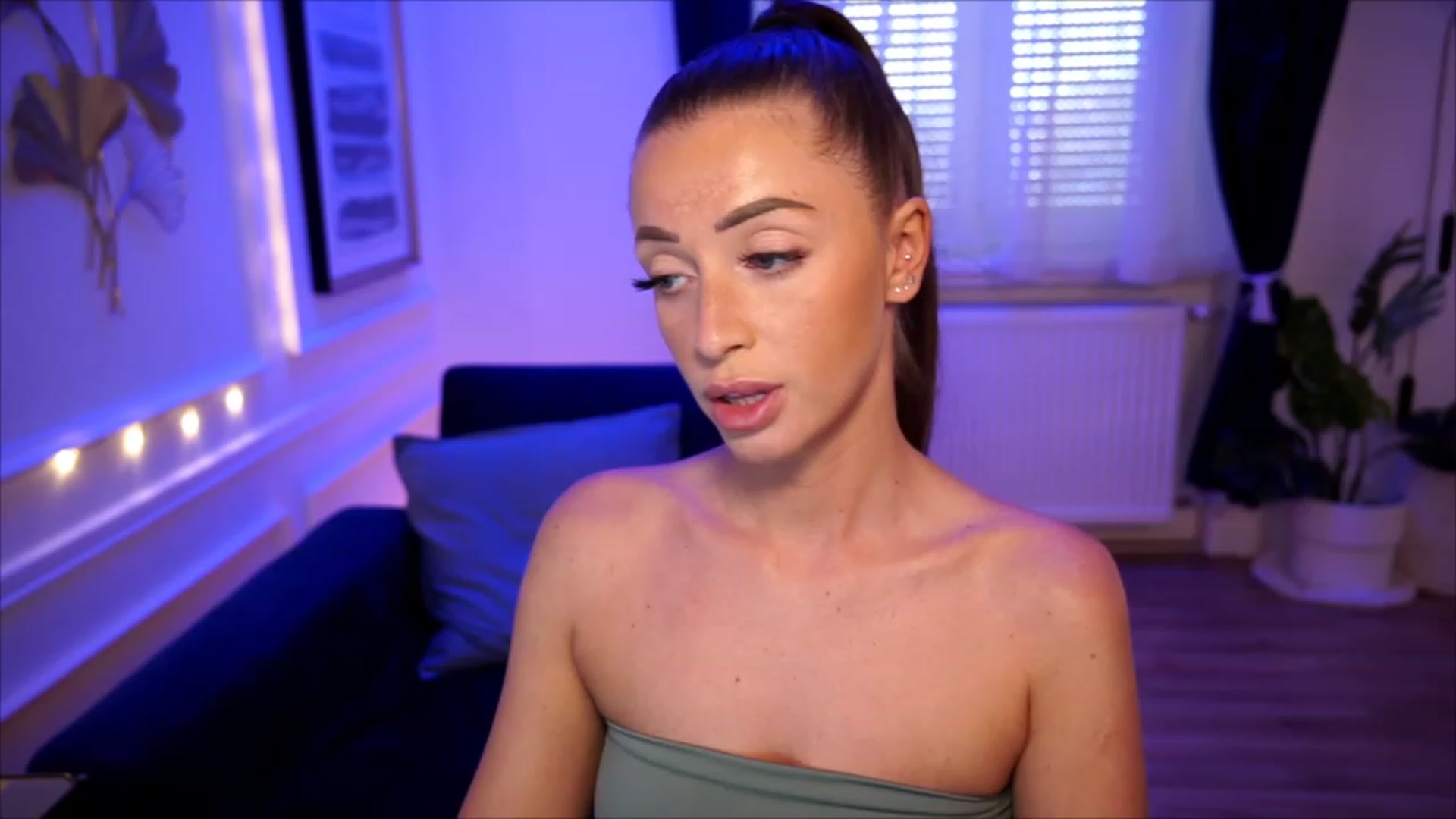 Gallery image thumbnail from emma_ruby's myfreecams stream on, 07/08/2023, 11:38 image 11 of 20