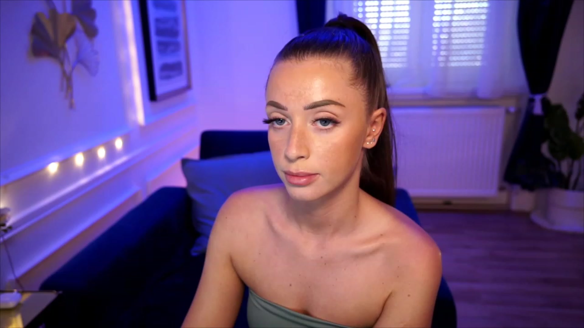 Gallery image thumbnail from emma_ruby's myfreecams stream on, 07/08/2023, 11:38 image 12 of 20