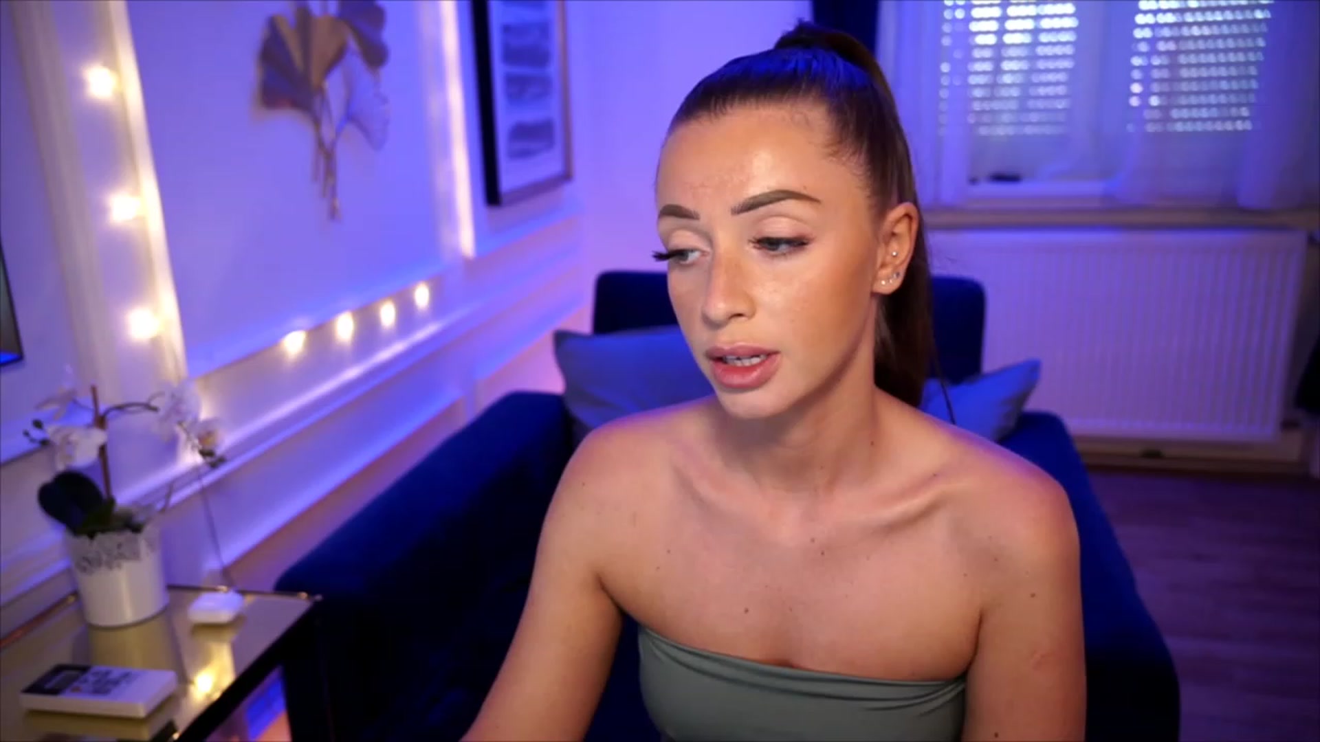 Gallery image thumbnail from emma_ruby's myfreecams stream on, 07/08/2023, 11:38 image 2 of 20