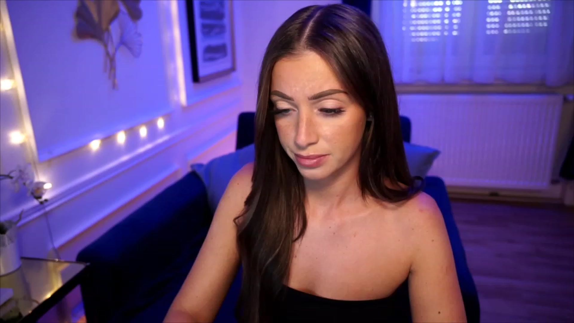 Gallery image thumbnail from emma_ruby's myfreecams stream on, 07/09/2023, 11:22 image 14 of 20