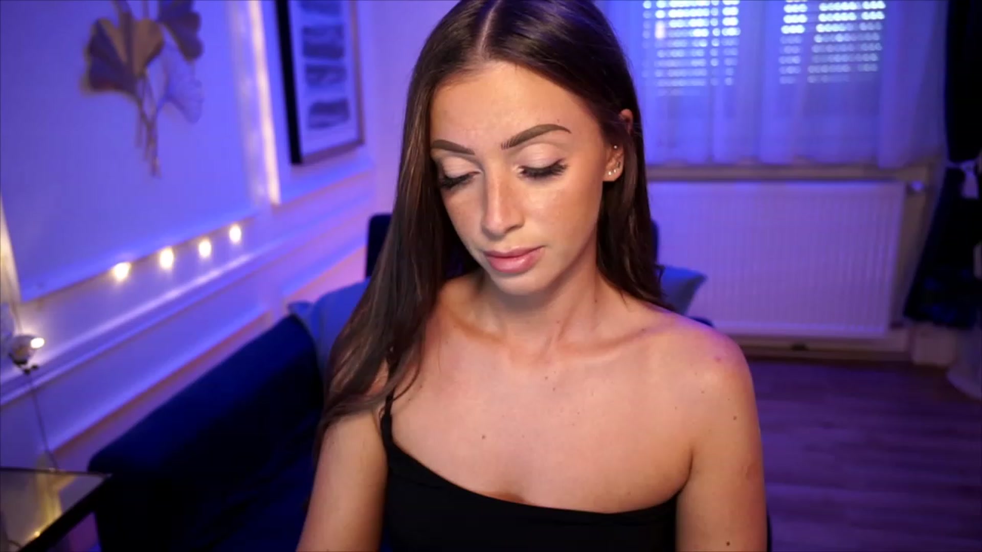 Gallery image thumbnail from emma_ruby's myfreecams stream on, 07/09/2023, 11:22 image 12 of 20