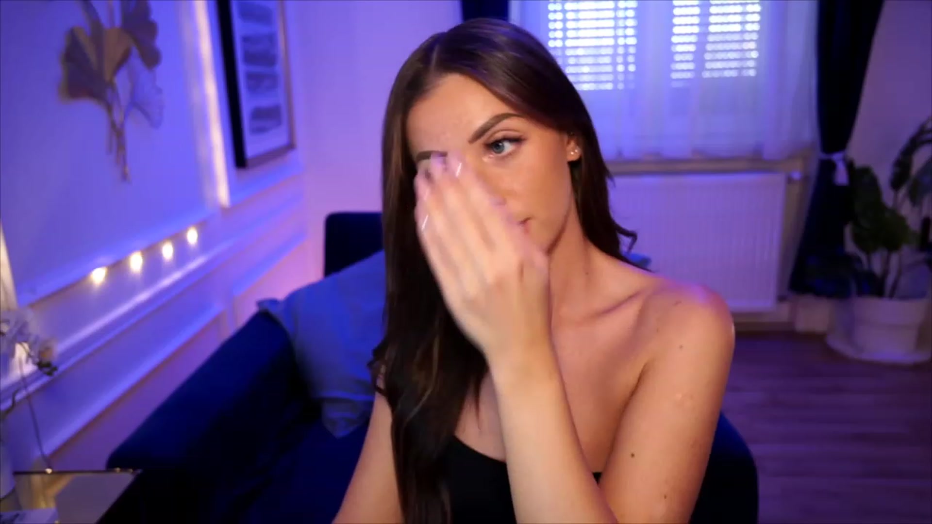 Gallery image thumbnail from emma_ruby's myfreecams stream on, 07/09/2023, 13:03 image 2 of 20