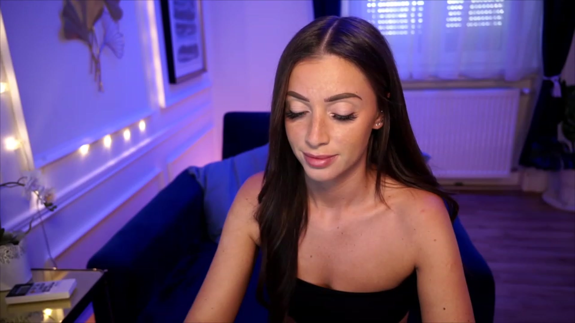 Gallery image thumbnail from emma_ruby's myfreecams stream on, 07/09/2023, 13:03 image 13 of 20