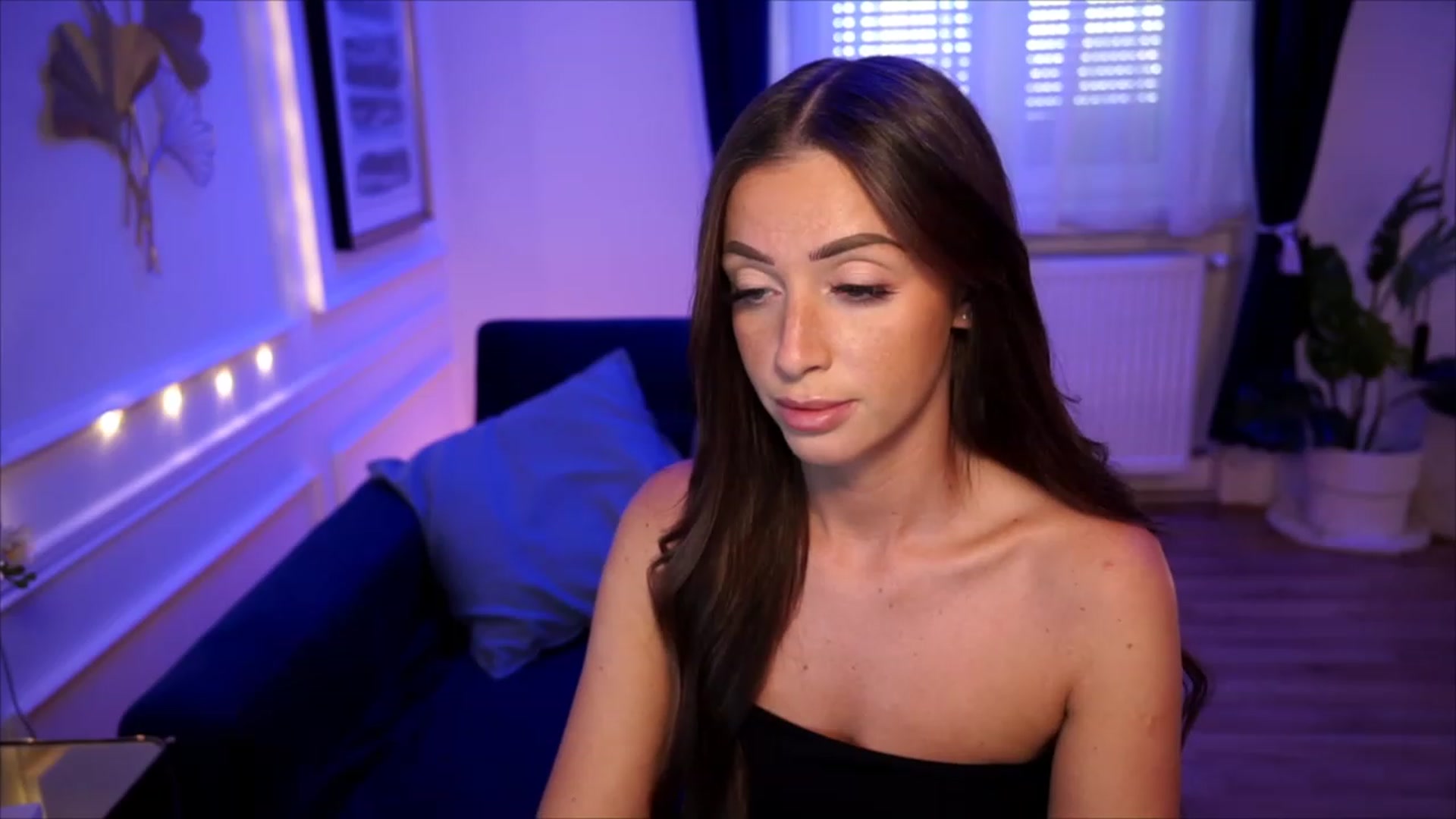 Gallery image thumbnail from emma_ruby's myfreecams stream on, 07/09/2023, 13:03 image 5 of 20