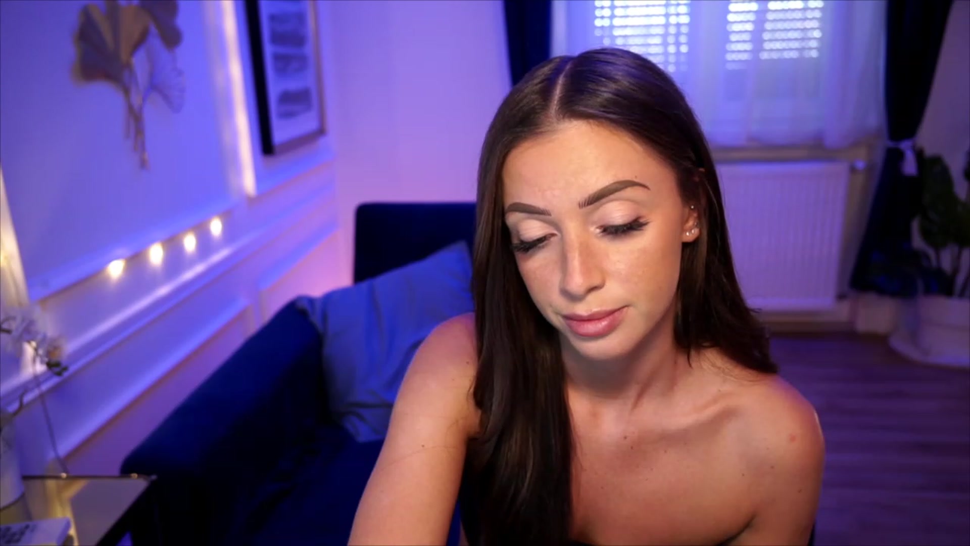 Gallery image thumbnail from emma_ruby's myfreecams stream on, 07/09/2023, 13:03 image 7 of 20