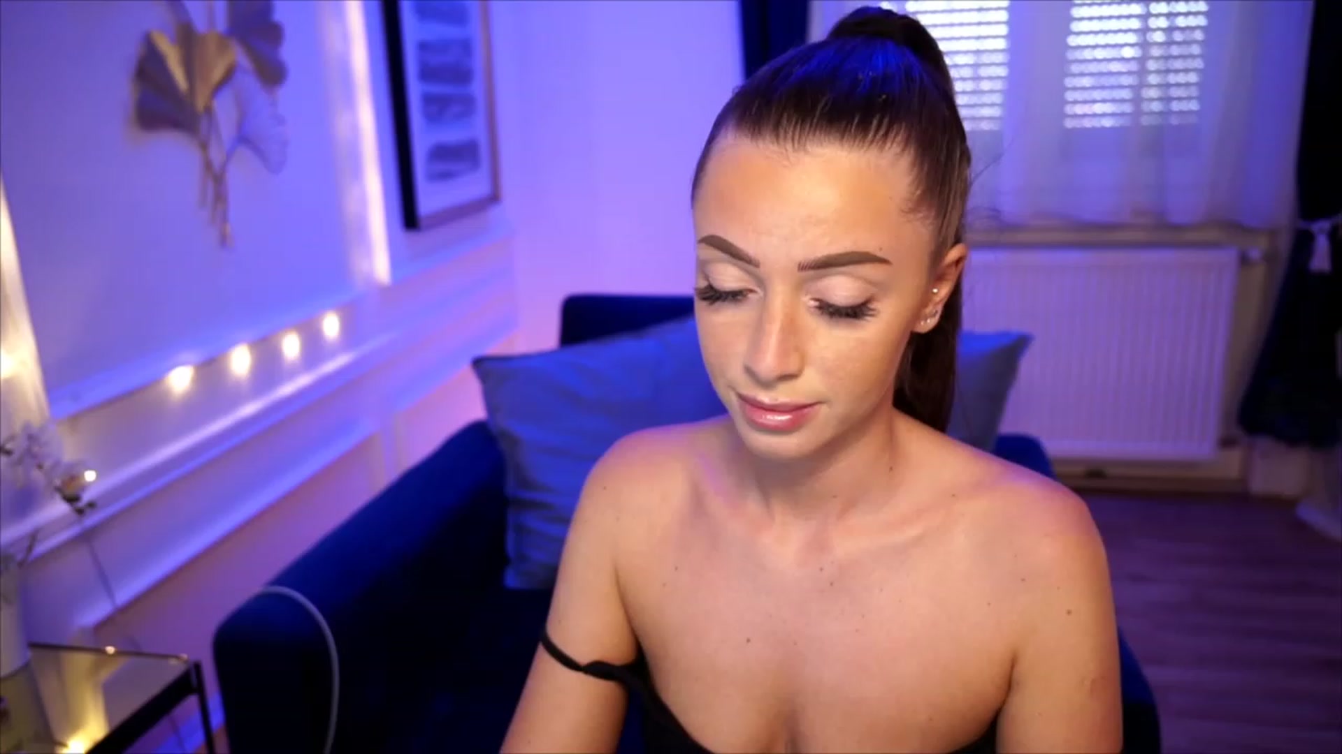 Gallery image thumbnail from emma_ruby's myfreecams stream on, 07/12/2023, 11:41 image 7 of 20
