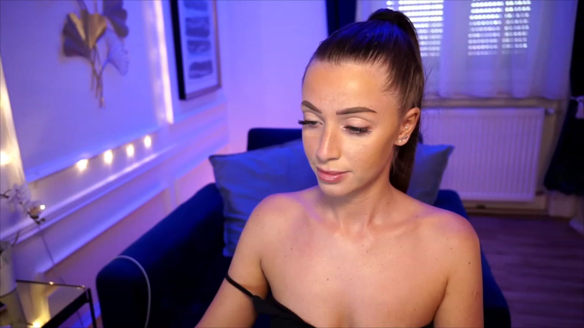 Gallery image thumbnail from emma_ruby's myfreecams stream on, 07/12/2023, 11:41 image 12 of 20