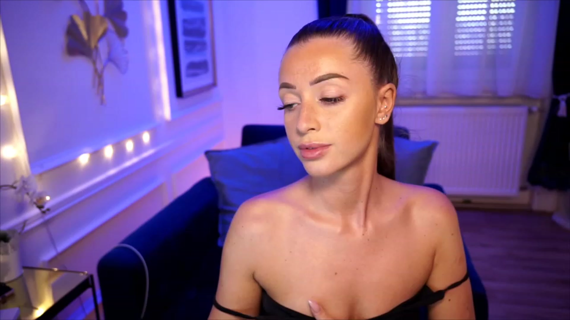 Gallery image thumbnail from emma_ruby's myfreecams stream on, 07/12/2023, 11:41 image 14 of 20