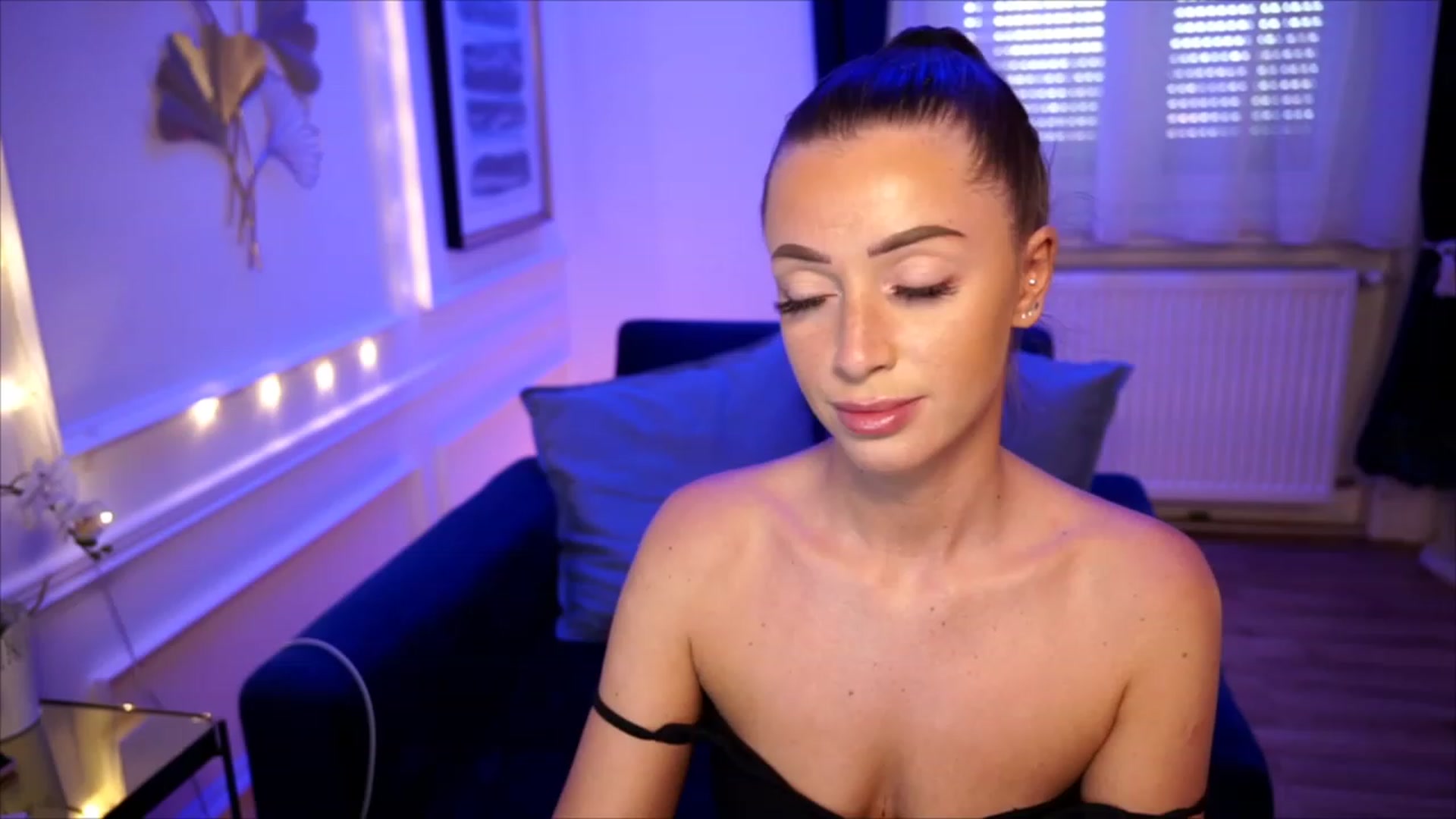 Gallery image thumbnail from emma_ruby's myfreecams stream on, 07/12/2023, 11:41 image 11 of 20