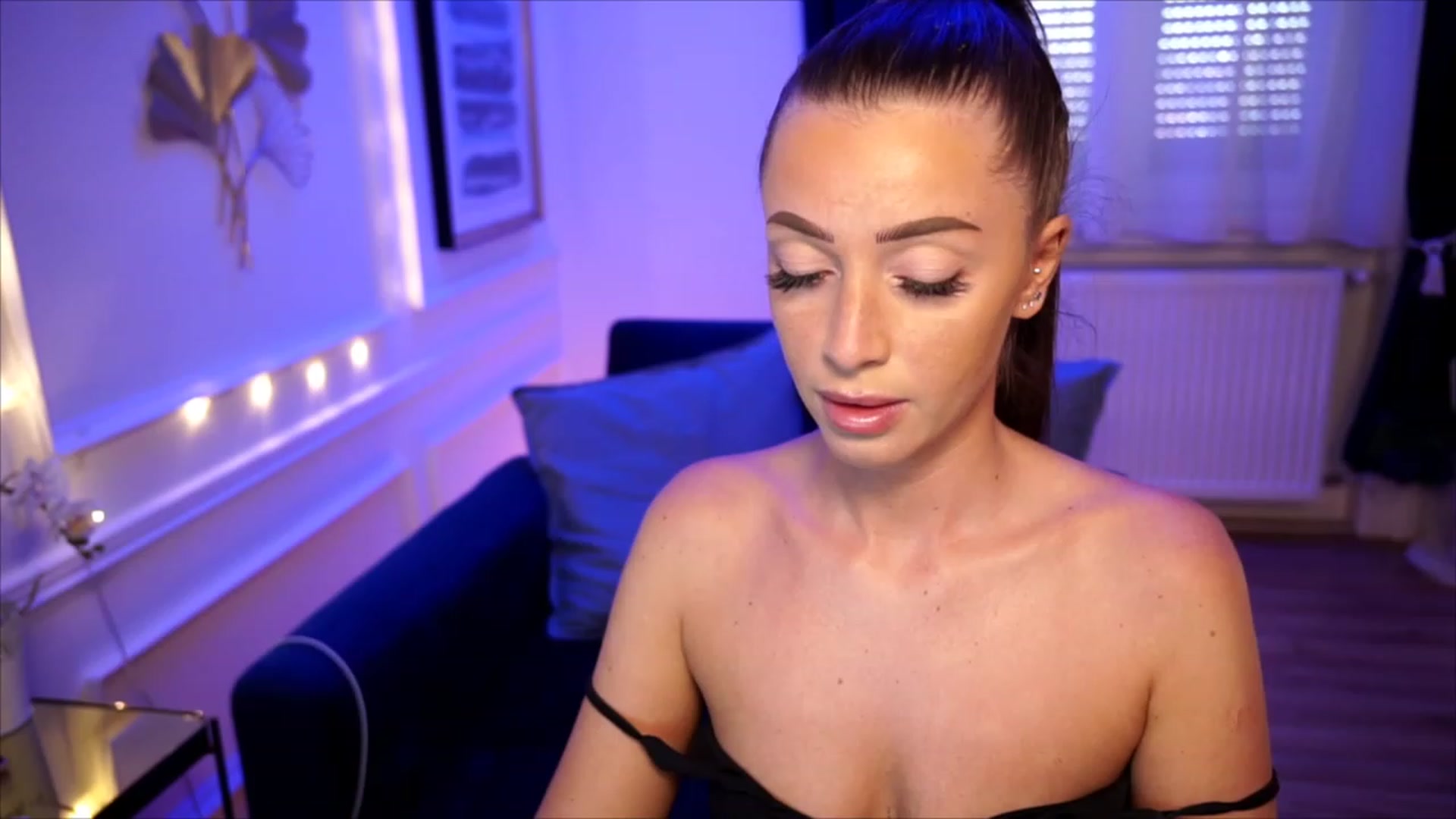 Gallery image thumbnail from emma_ruby's myfreecams stream on, 07/12/2023, 11:41 image 6 of 20