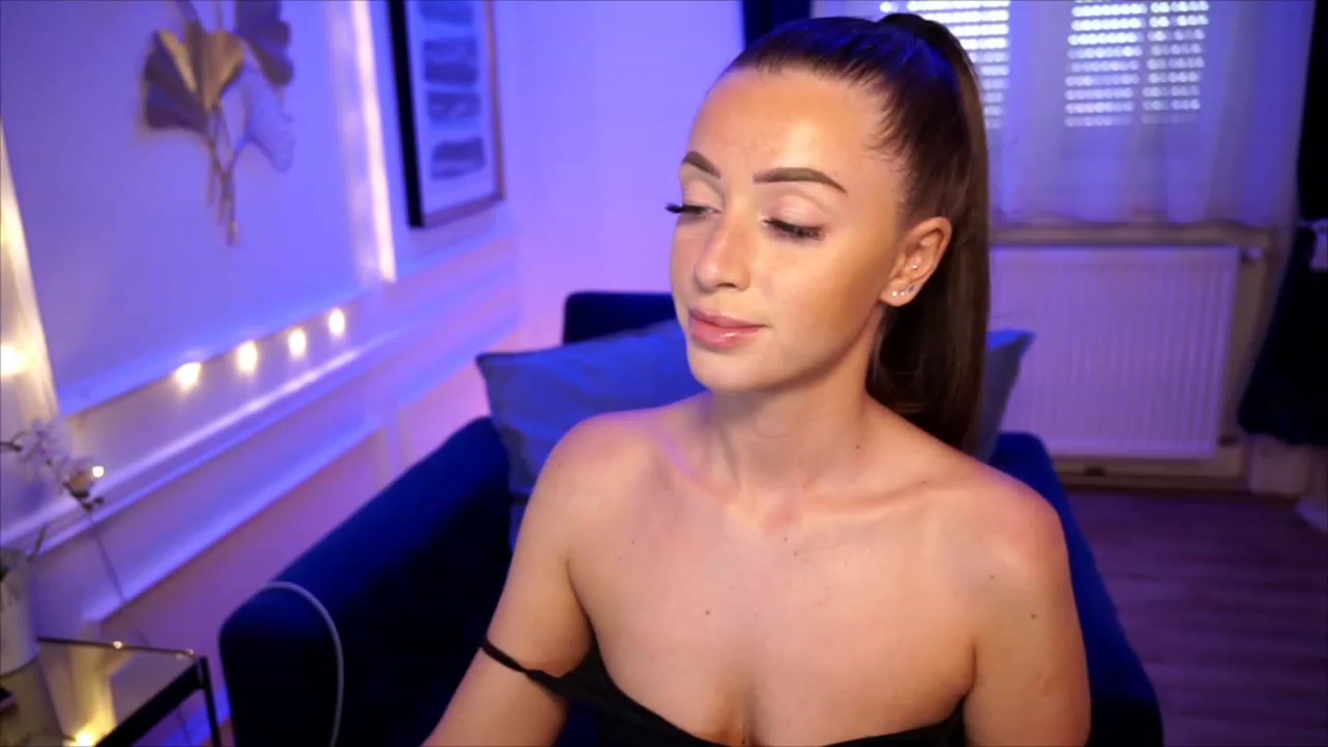 Gallery image thumbnail from emma_ruby's myfreecams stream on, 07/12/2023, 11:41 image 9 of 20