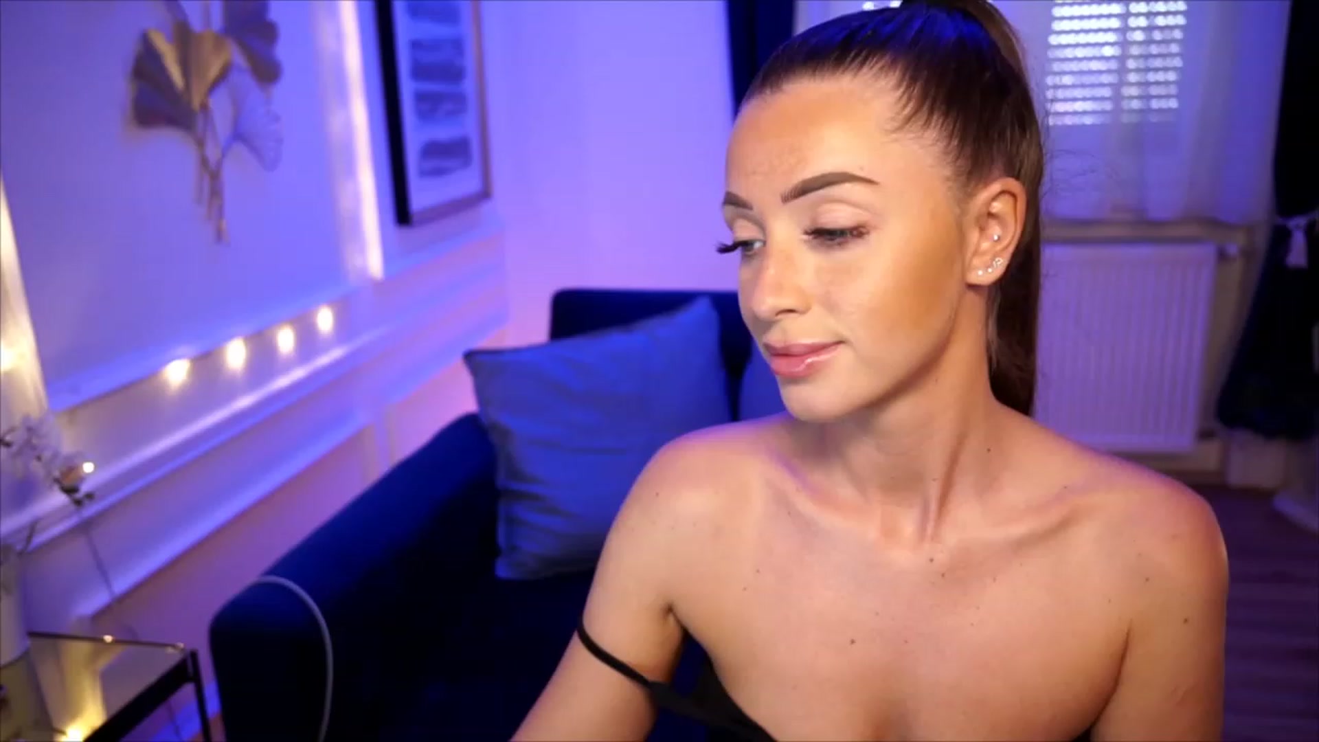 Gallery image thumbnail from emma_ruby's myfreecams stream on, 07/12/2023, 11:41 image 8 of 20