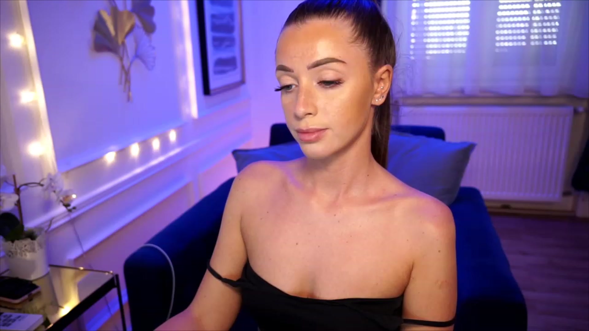 Gallery image thumbnail from emma_ruby's myfreecams stream on, 07/12/2023, 12:18 image 20 of 20
